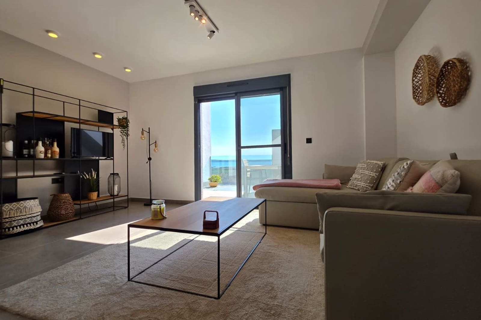 2 Zimmer Apartment zu verkaufen in El Raso mit Pool - 289.000 € (Ref: 9348575)