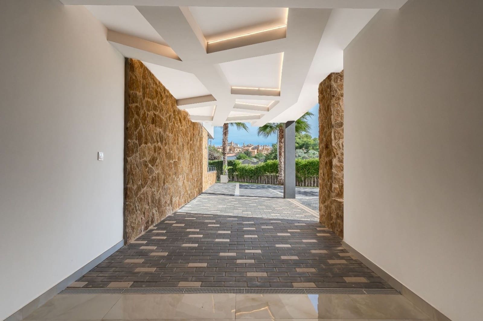 2 bedroom Apartment for sale in La Florida with pool - € 239,000 (Ref: 9376420)