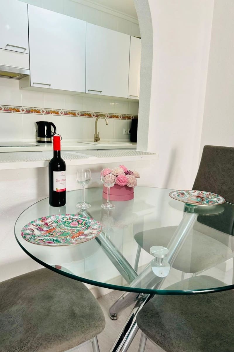 2 bedroom Apartment for sale in Torrevieja with pool - € 149,600 (Ref: 9378276)