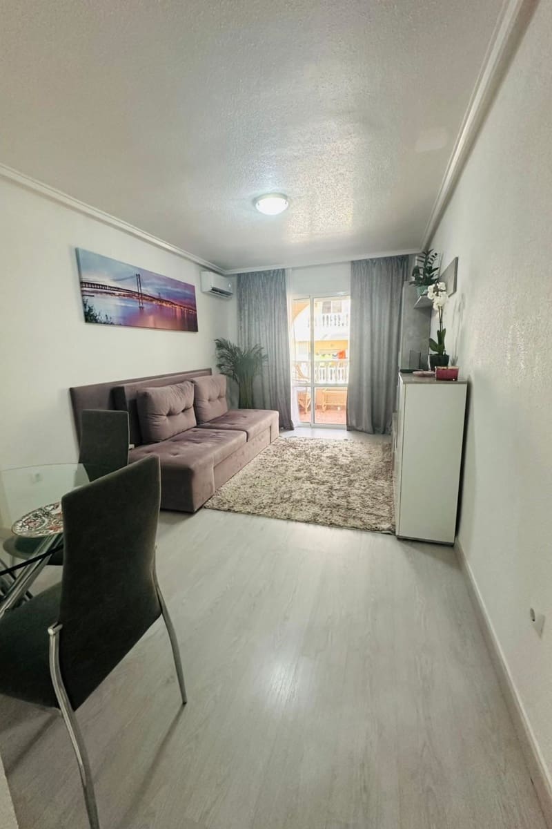 2 bedroom Apartment for sale in Torrevieja with pool - € 149,600 (Ref: 9378276)