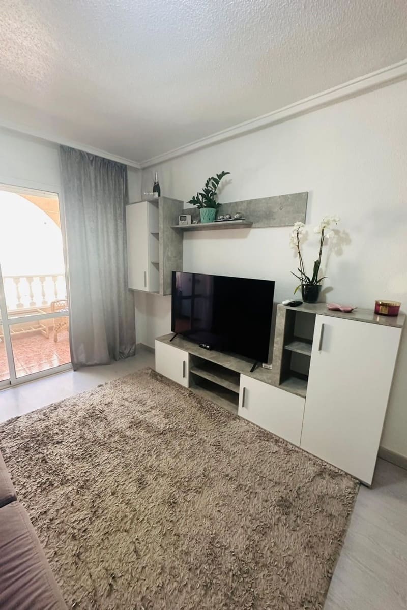 2 bedroom Apartment for sale in Torrevieja with pool - € 149,600 (Ref: 9378276)