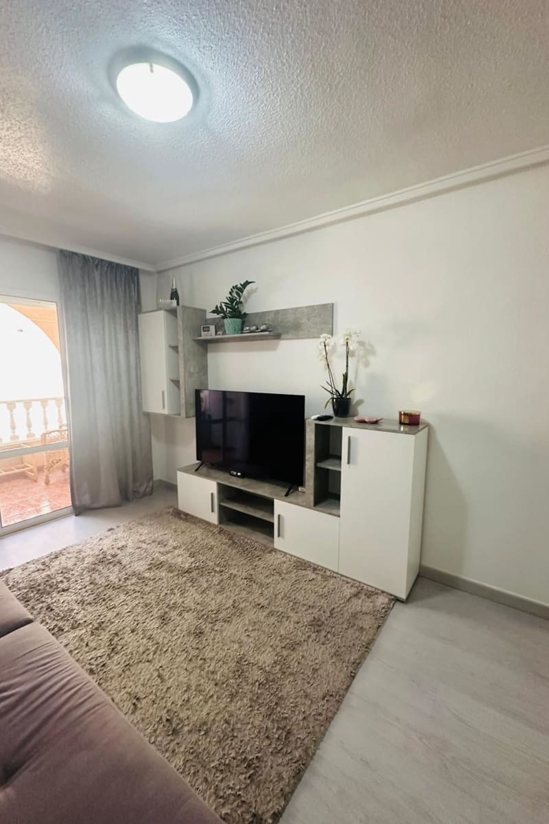 2 bedroom Apartment for sale in Torrevieja with pool - € 149,600 (Ref: 9378276)