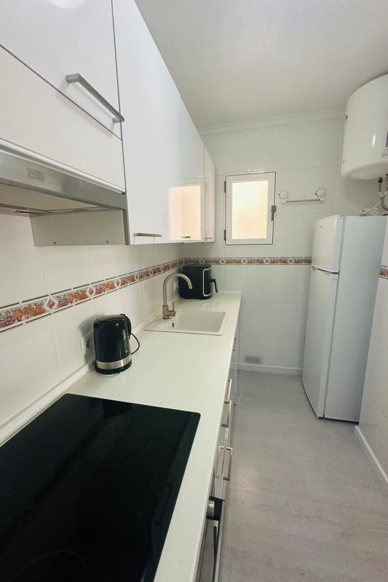 2 bedroom Apartment for sale in Torrevieja with pool - € 149,600 (Ref: 9378276)