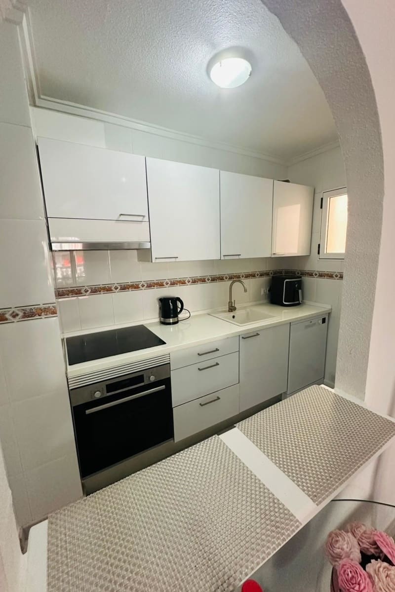 2 bedroom Apartment for sale in Torrevieja with pool - € 149,600 (Ref: 9378276)