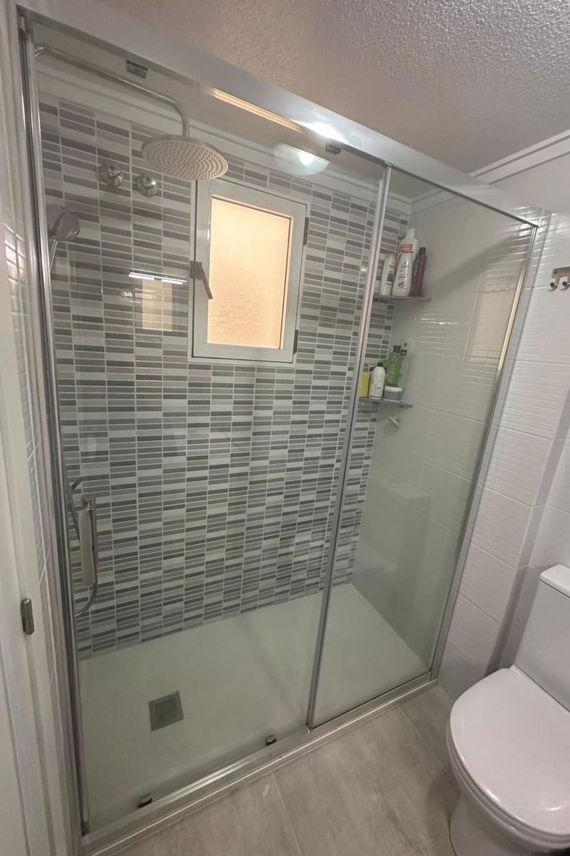 2 bedroom Apartment for sale in Torrevieja with pool - € 149,600 (Ref: 9378276)