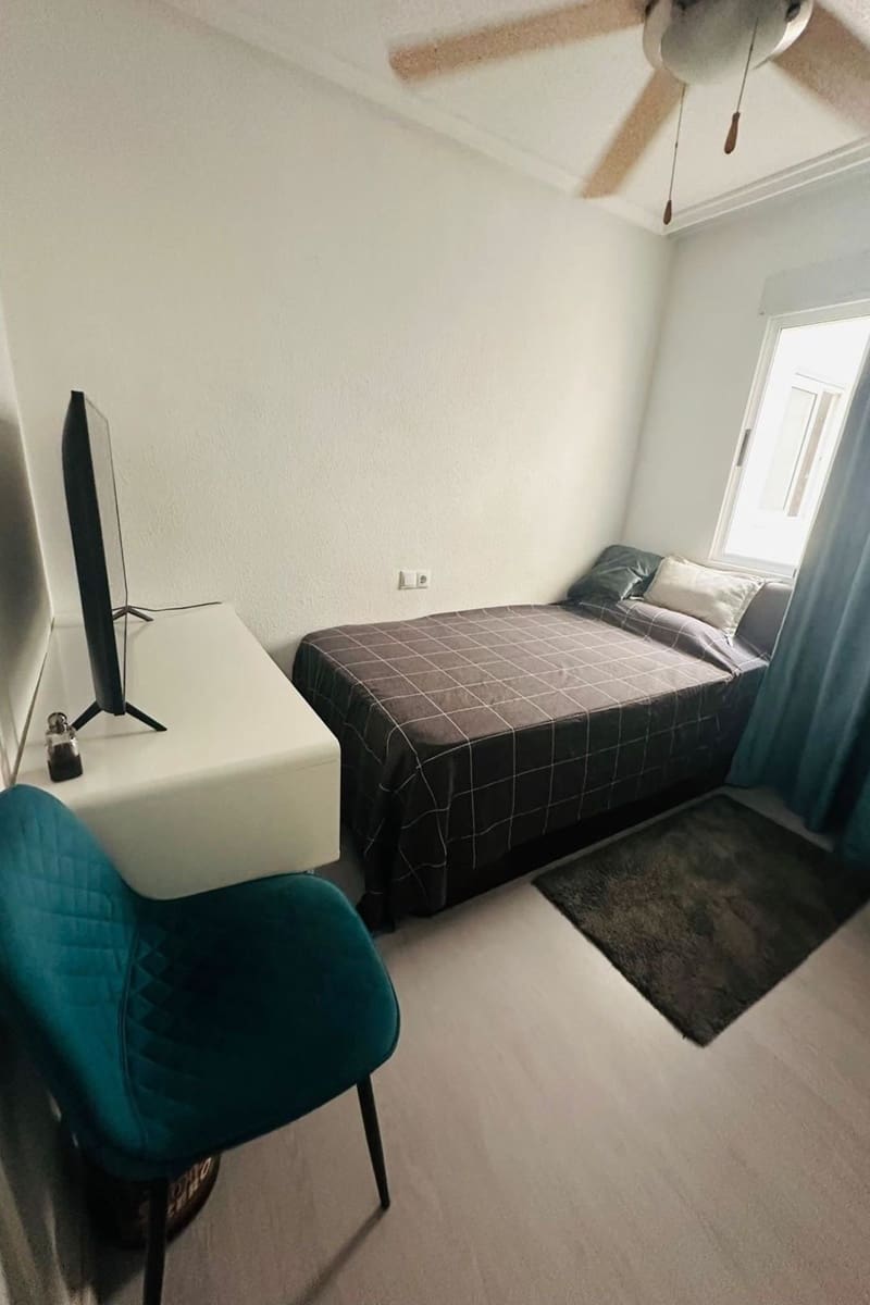 2 bedroom Apartment for sale in Torrevieja with pool - € 149,600 (Ref: 9378276)