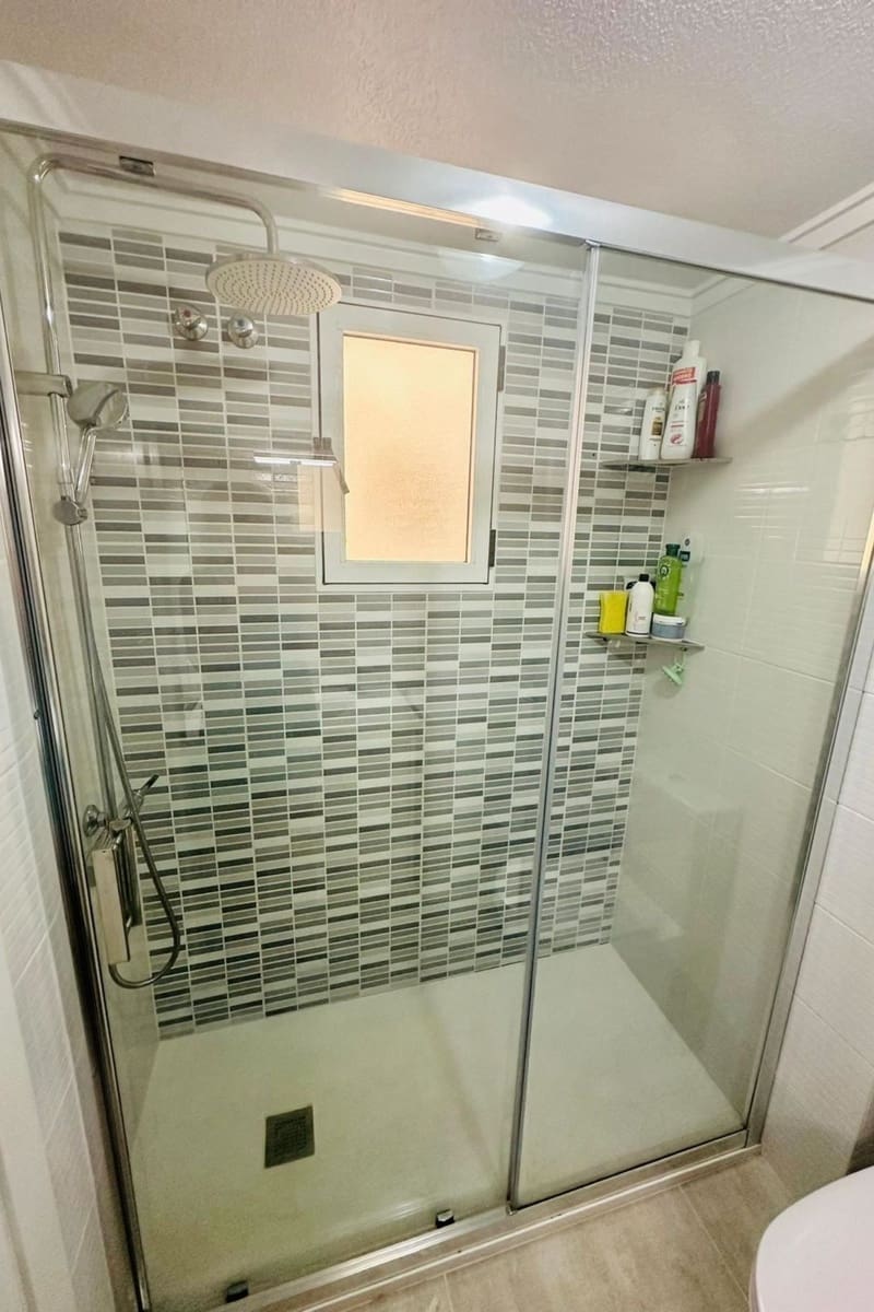 2 bedroom Apartment for sale in Torrevieja with pool - € 149,600 (Ref: 9378276)