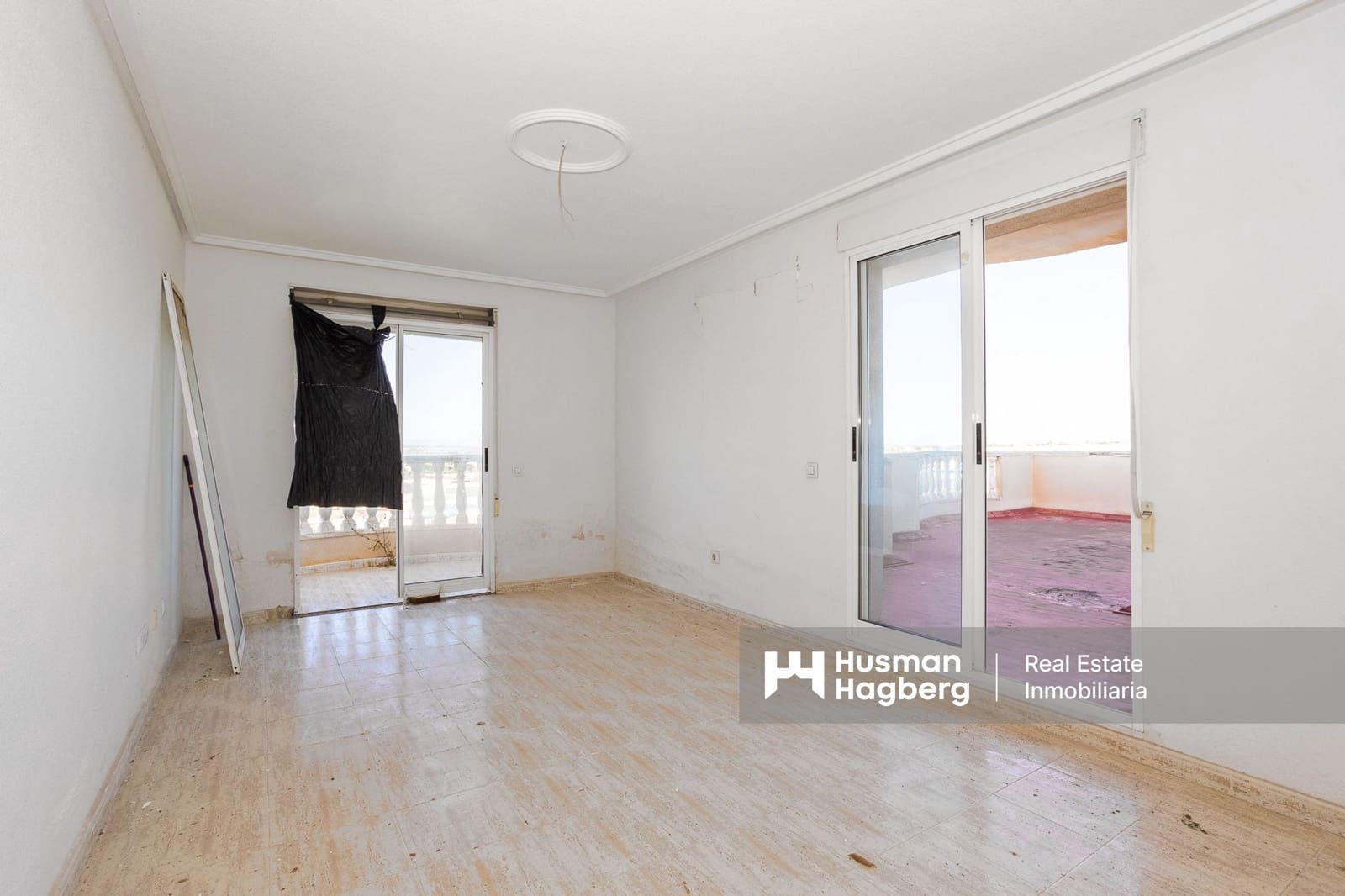 2 sovrum Lägenhet till salu i Torrevieja med pool - 129 000 € (Ref: 9378383)