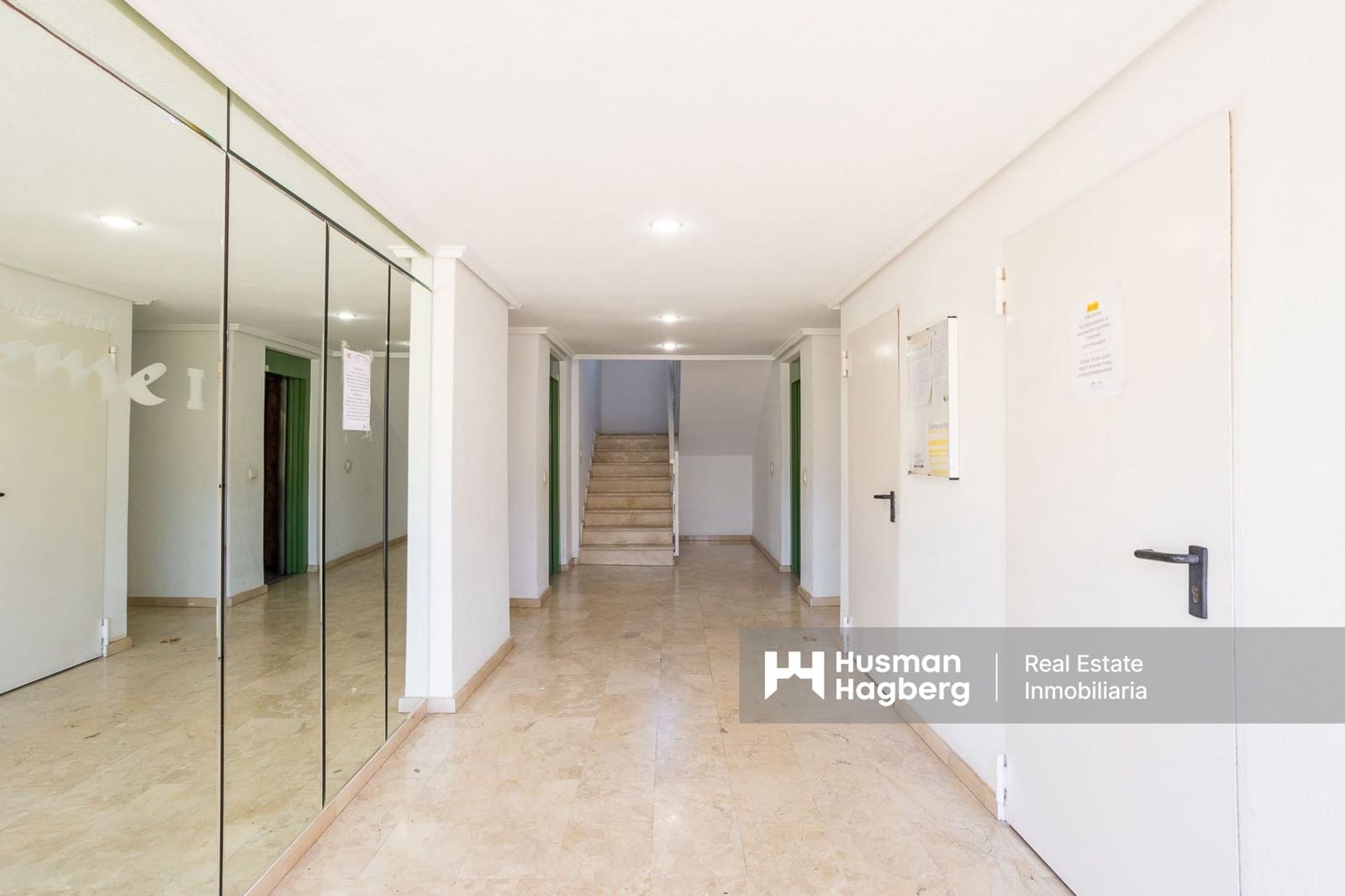 2 sovrum Lägenhet till salu i Torrevieja med pool - 129 000 € (Ref: 9378383)