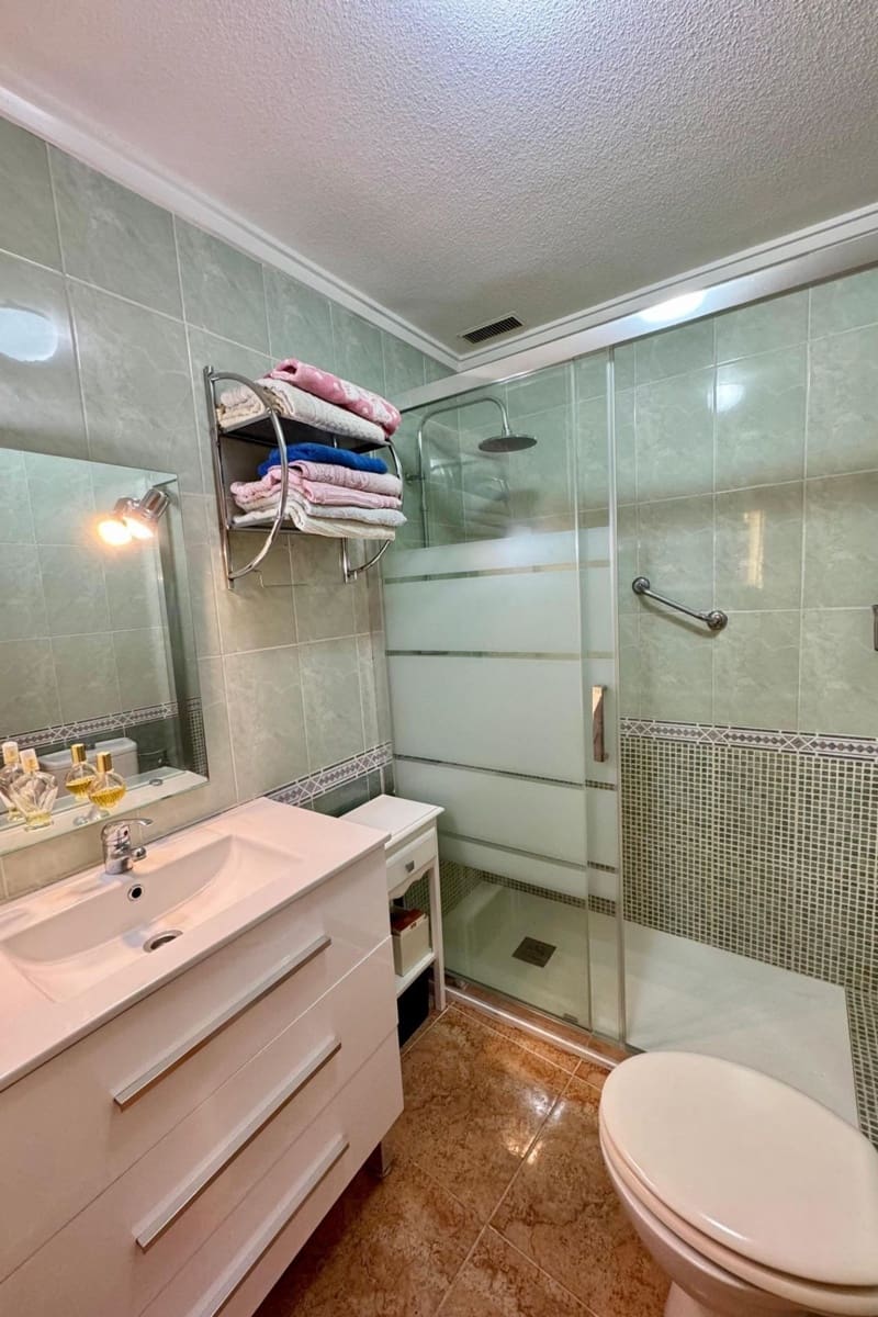 2 bedroom Apartment for sale in Torrevieja with pool - € 149,900 (Ref: 9383547)