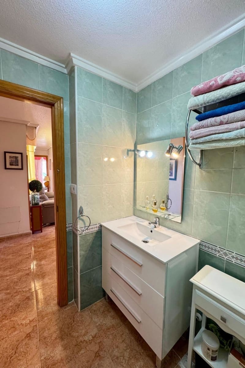 2 bedroom Apartment for sale in Torrevieja with pool - € 149,900 (Ref: 9383547)