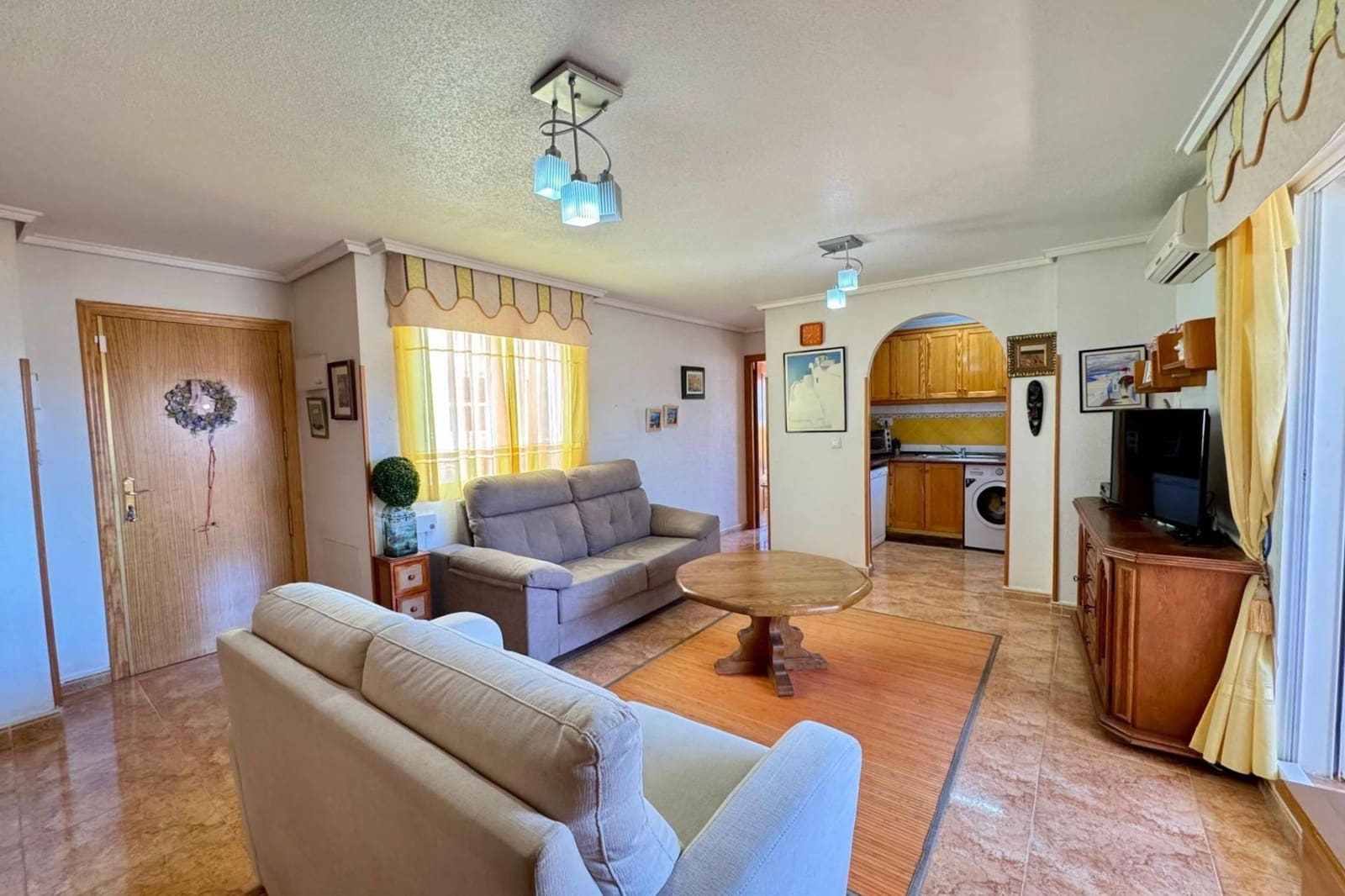 2 bedroom Apartment for sale in Torrevieja with pool - € 149,900 (Ref: 9383547)