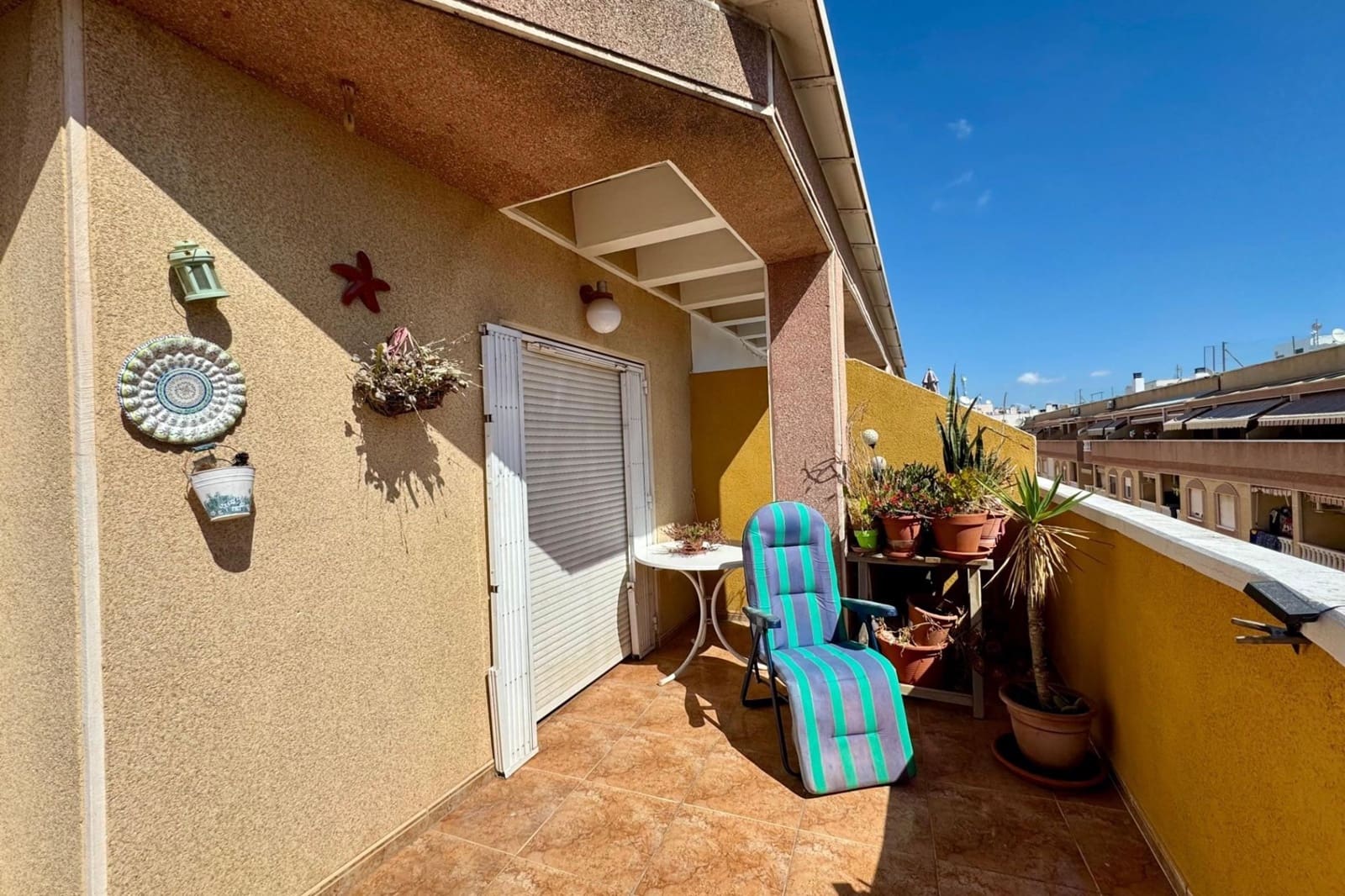 2 bedroom Apartment for sale in Torrevieja with pool - € 149,900 (Ref: 9383547)