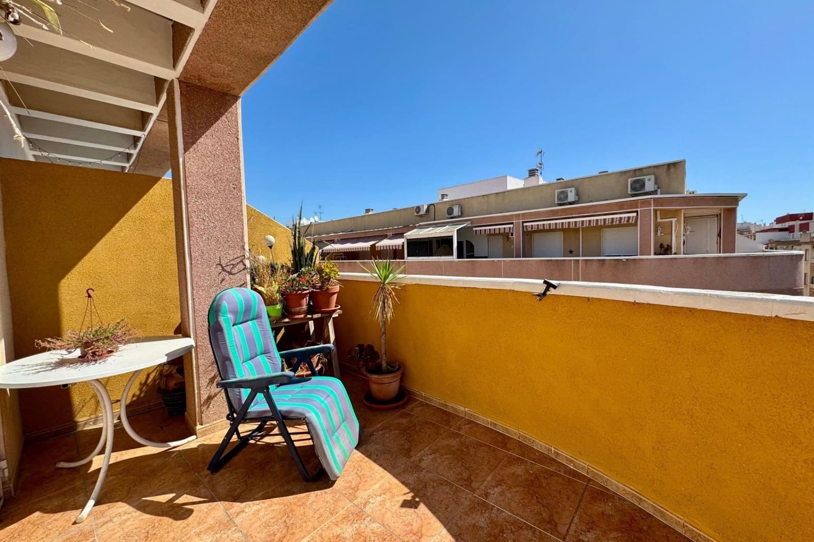 2 bedroom Apartment for sale in Torrevieja with pool - € 149,900 (Ref: 9383547)