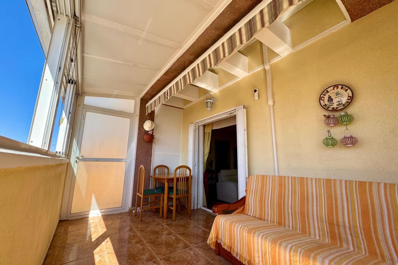 2 bedroom Apartment for sale in Torrevieja with pool - € 149,900 (Ref: 9383547)