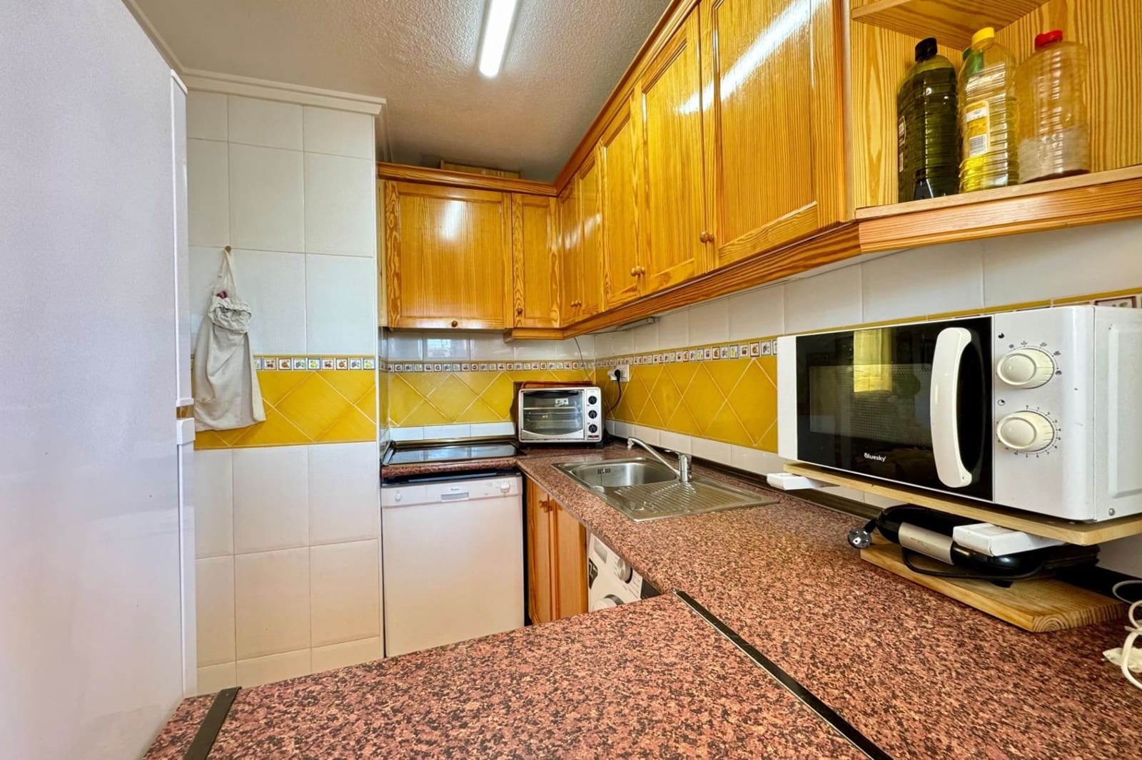 2 bedroom Apartment for sale in Torrevieja with pool - € 149,900 (Ref: 9383547)