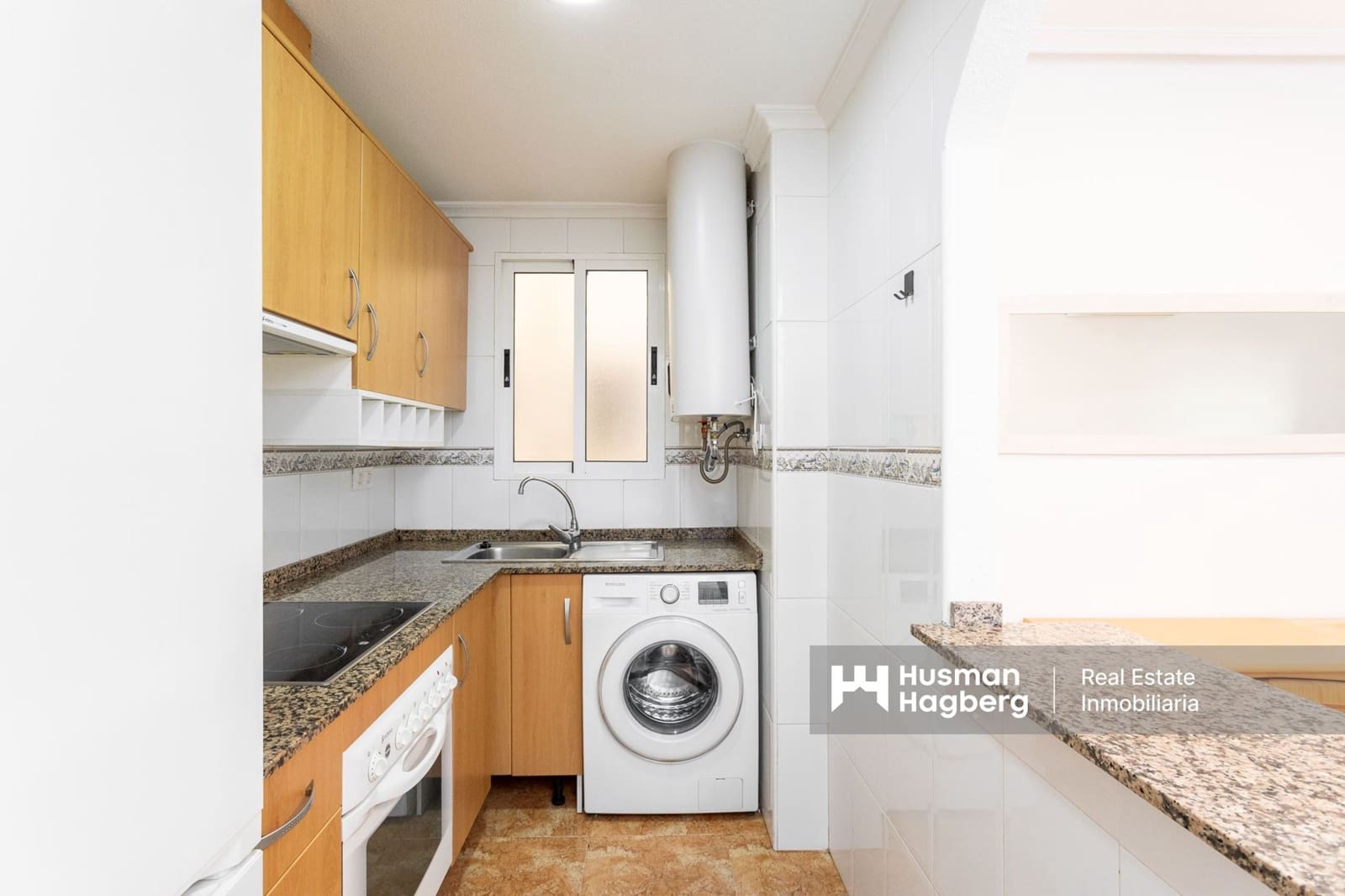 Apartamento de 2 habitaciones en Torrevieja en venta con piscina - 139.000 € (Ref: 9386308)