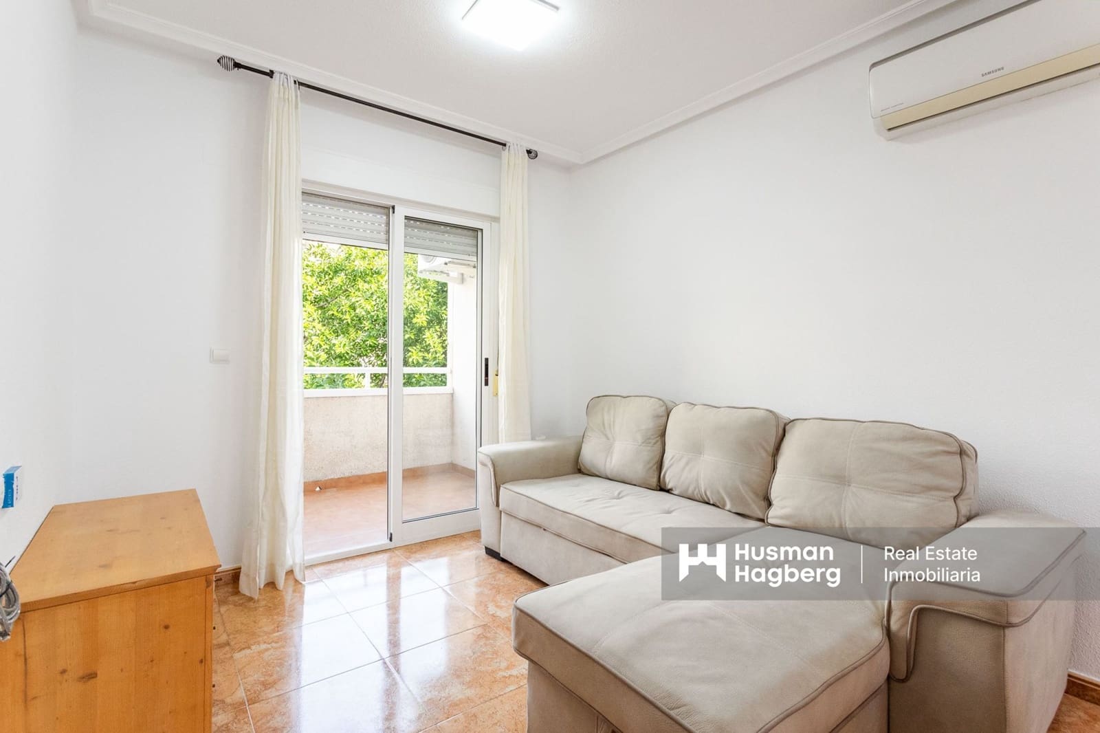 Apartamento de 2 habitaciones en Torrevieja en venta con piscina - 139.000 € (Ref: 9386308)