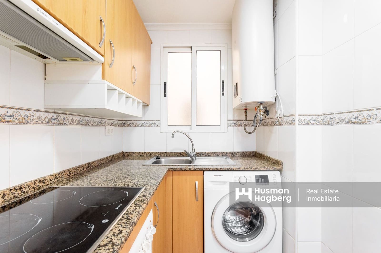 Apartamento de 2 habitaciones en Torrevieja en venta con piscina - 139.000 € (Ref: 9386308)