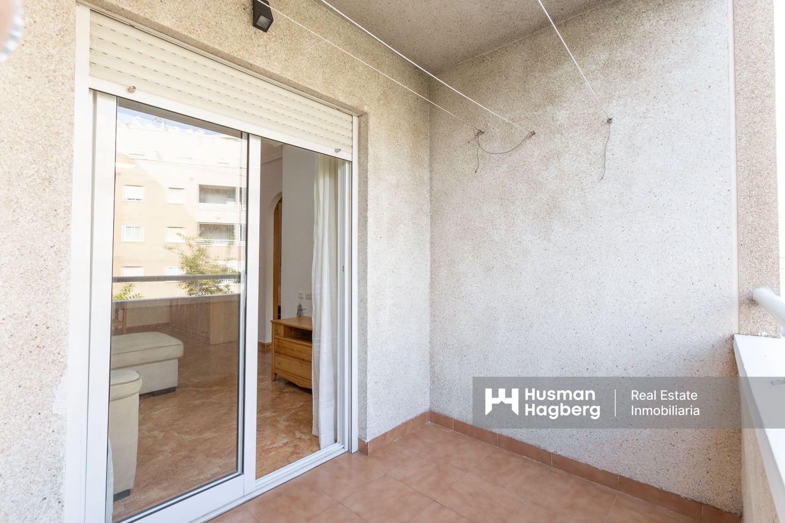 Apartamento de 2 habitaciones en Torrevieja en venta con piscina - 139.000 € (Ref: 9386308)