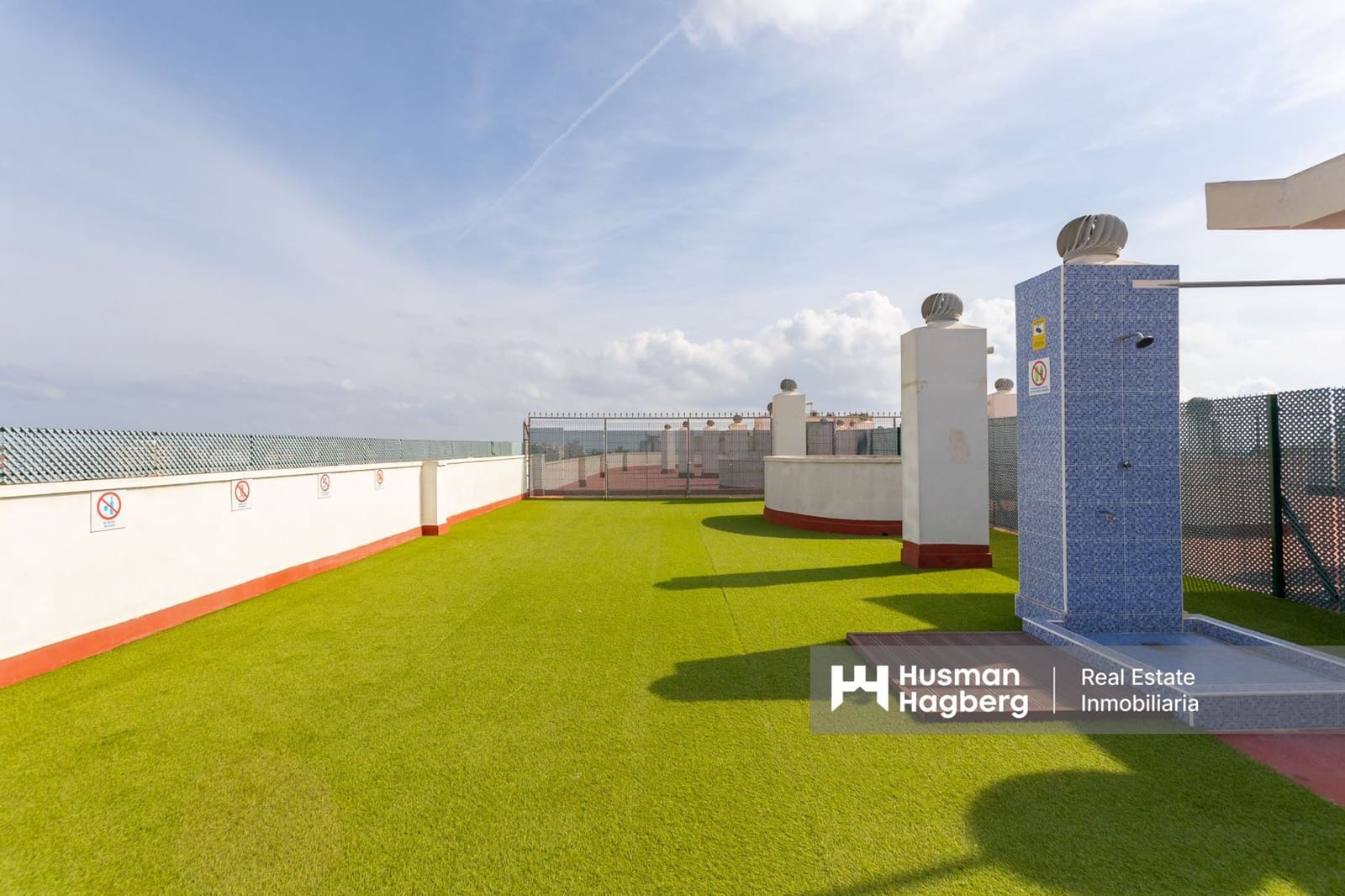 Apartamento de 2 habitaciones en Torrevieja en venta con piscina - 139.000 € (Ref: 9386308)