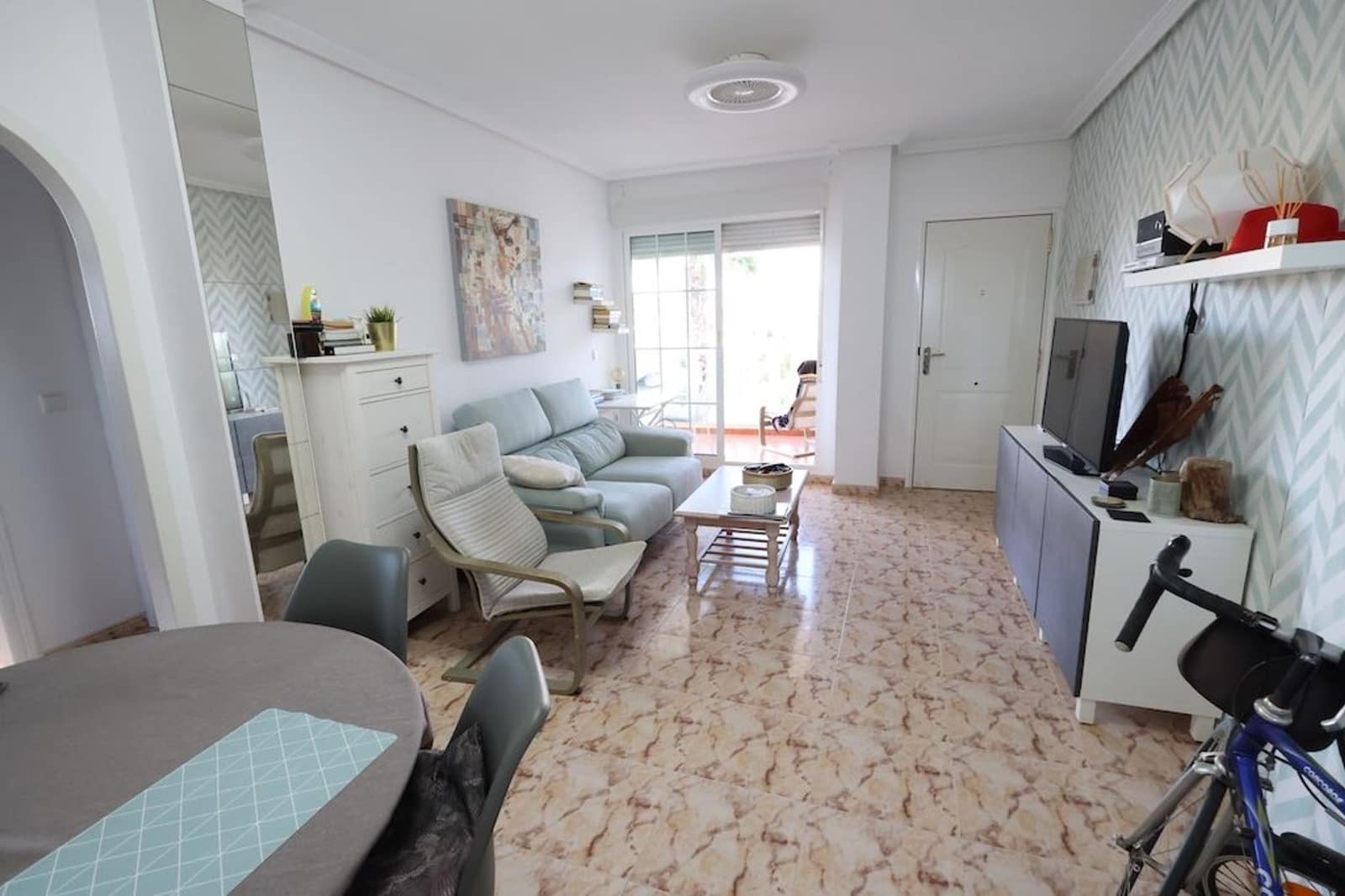 Apartamento de 2 habitaciones en Orihuela Costa en venta con piscina - 145.000 € (Ref: 9386309)