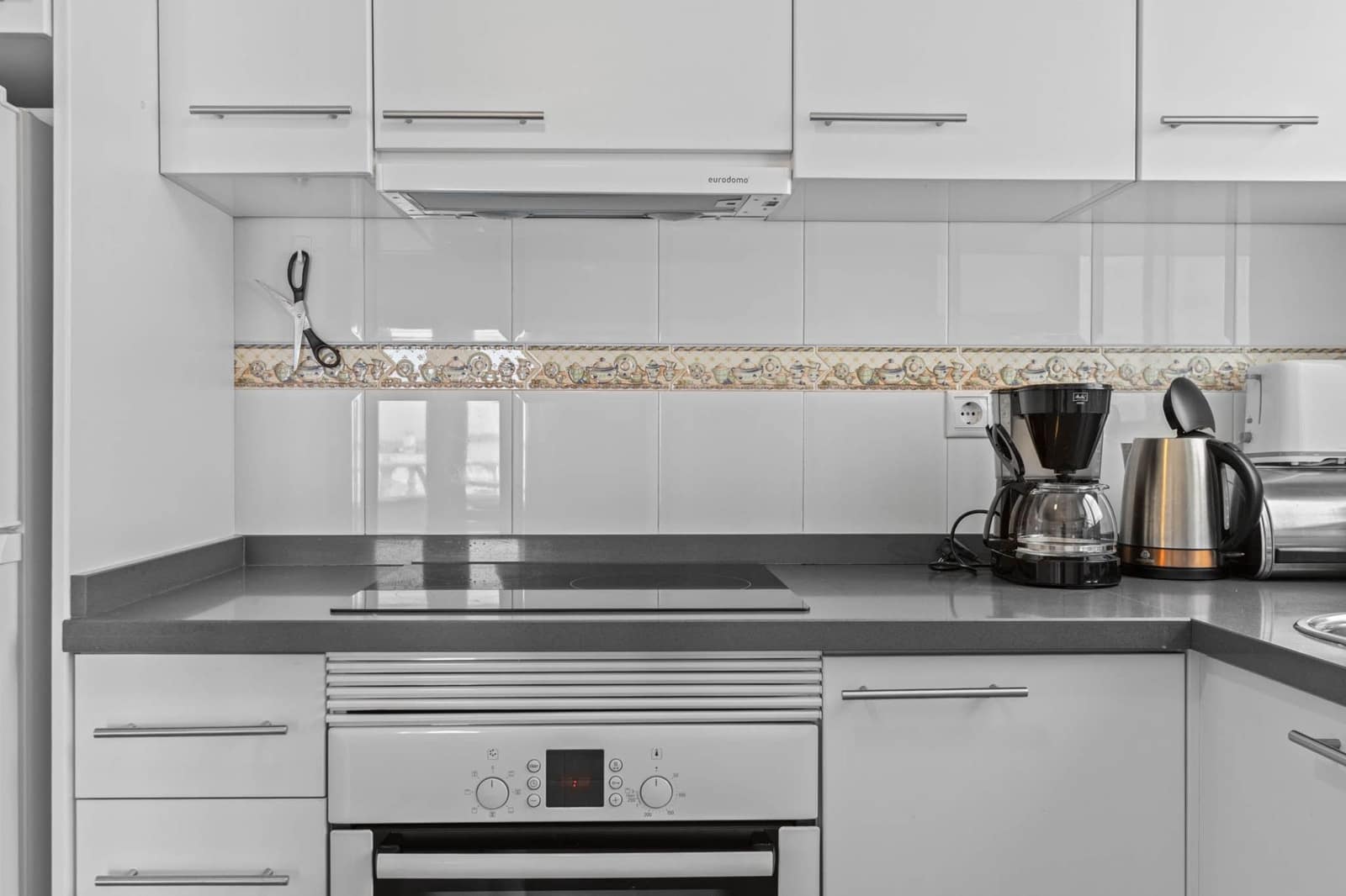 1 sovrum Lägenhet till salu i Torrevieja med pool - 129 500 € (Ref: 9386545)