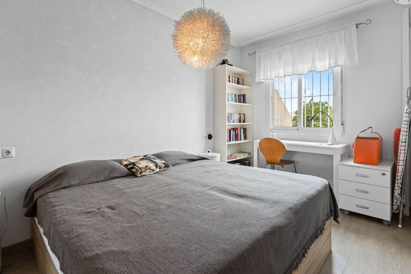 1 sovrum Lägenhet till salu i Torrevieja med pool - 129 500 € (Ref: 9386545)