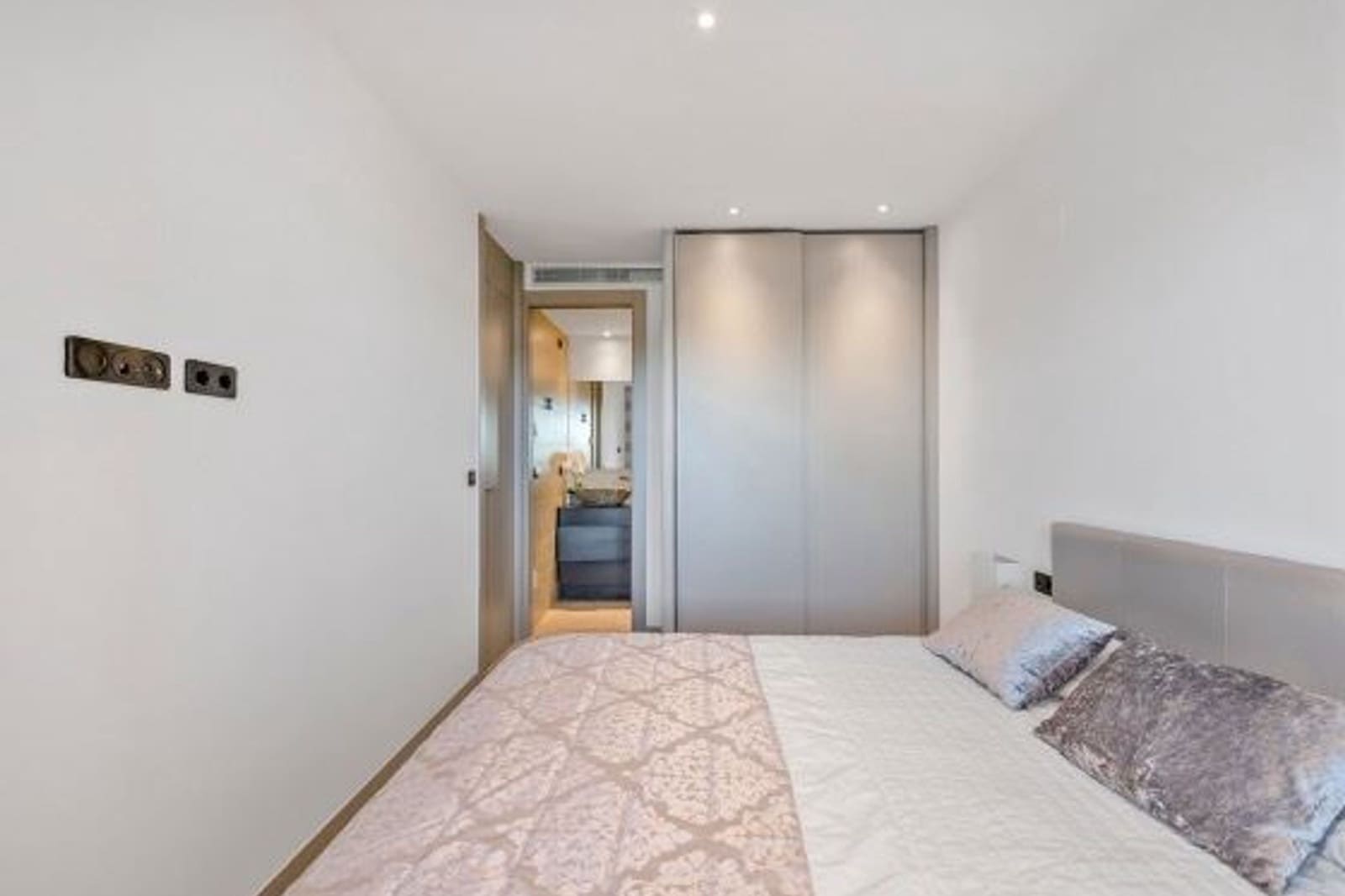 2 bedroom Apartment for sale in La Zenia with pool - € 335,000 (Ref: 9399813)