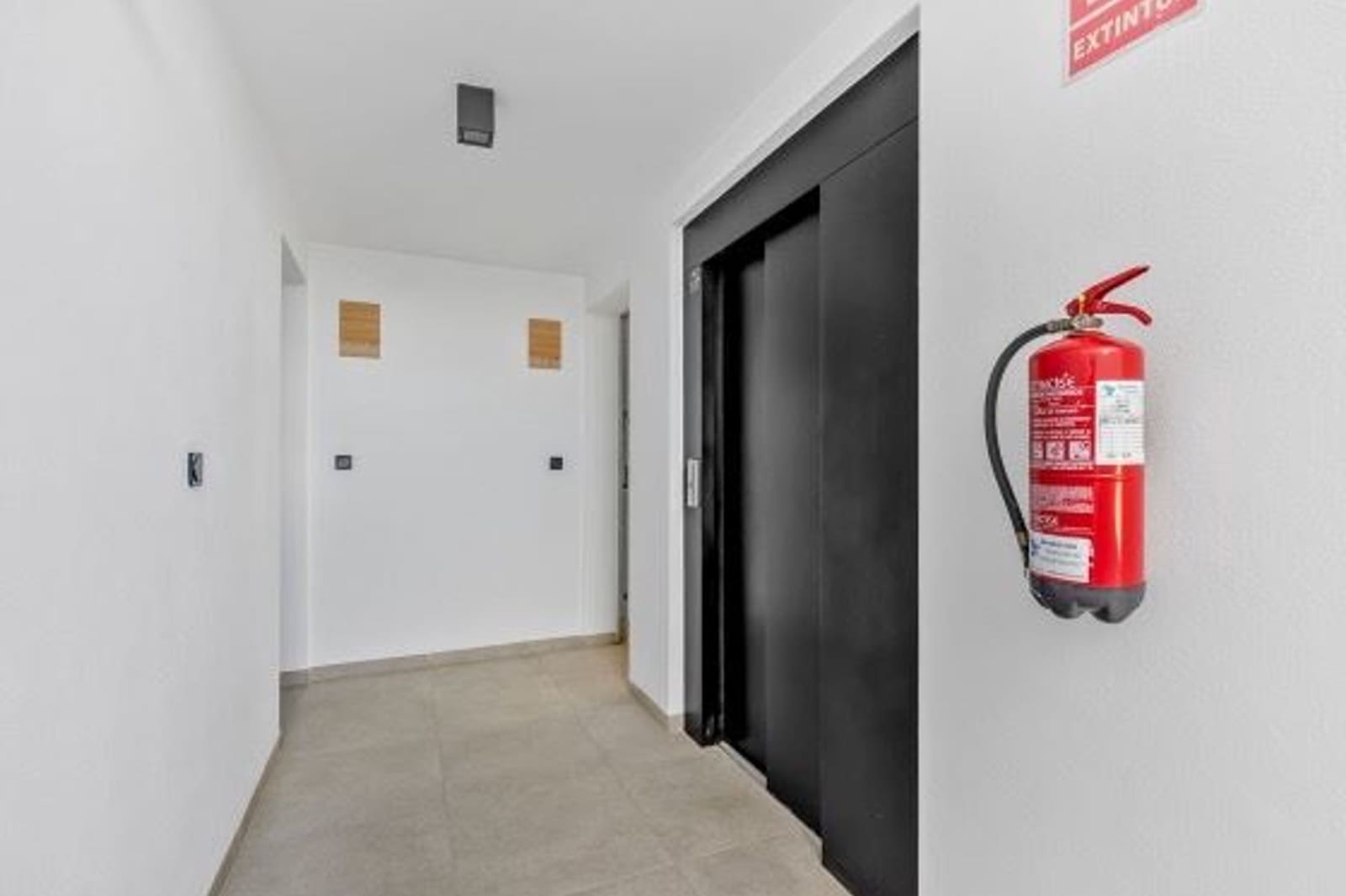 2 bedroom Apartment for sale in La Zenia with pool - € 335,000 (Ref: 9399813)