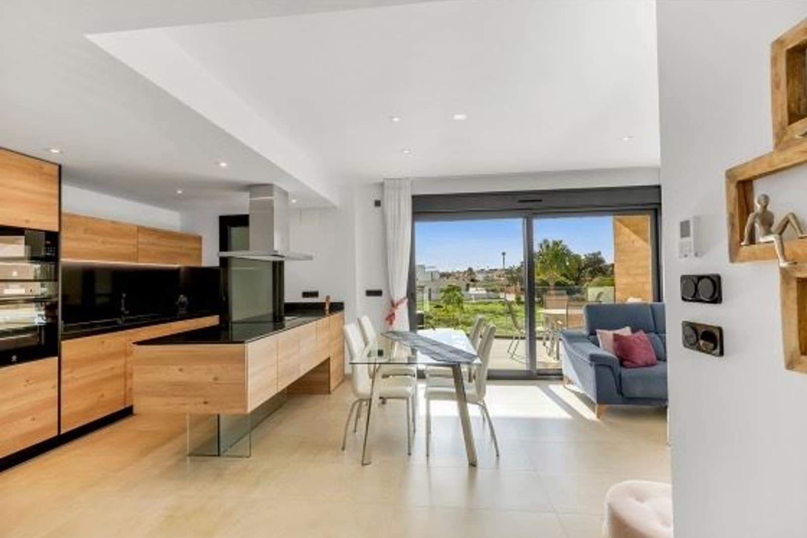 2 bedroom Apartment for sale in La Zenia with pool - € 335,000 (Ref: 9399813)