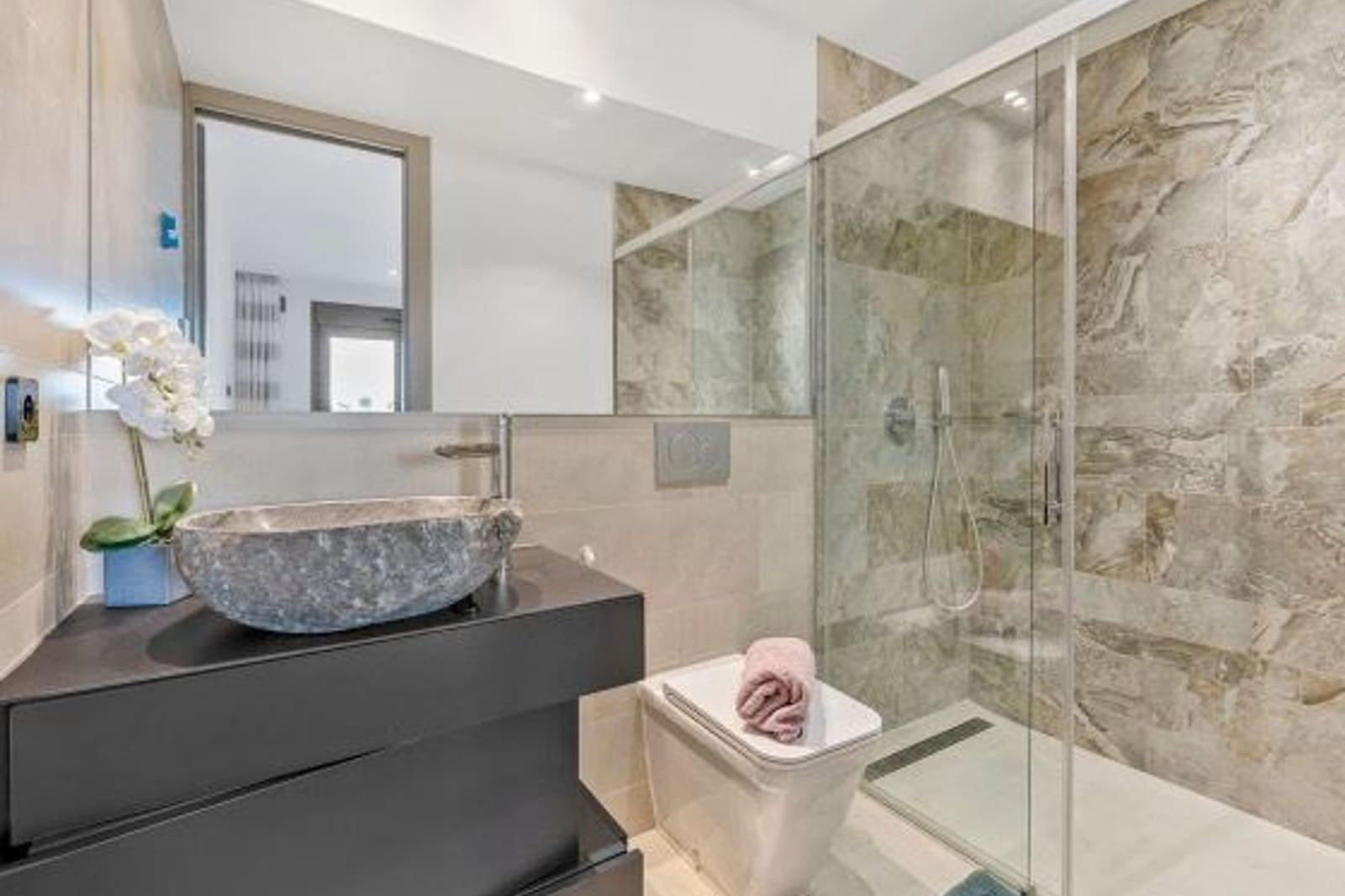 2 bedroom Apartment for sale in La Zenia with pool - € 335,000 (Ref: 9399813)