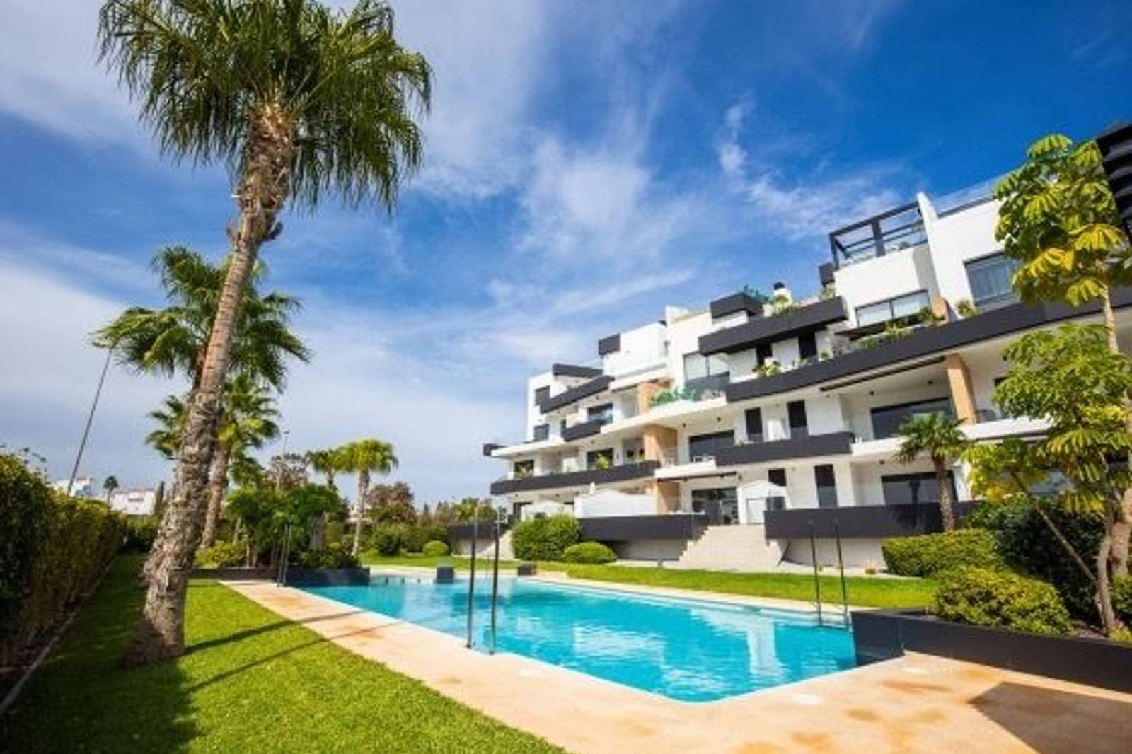 2 bedroom Apartment for sale in La Zenia with pool - € 335,000 (Ref: 9399813)