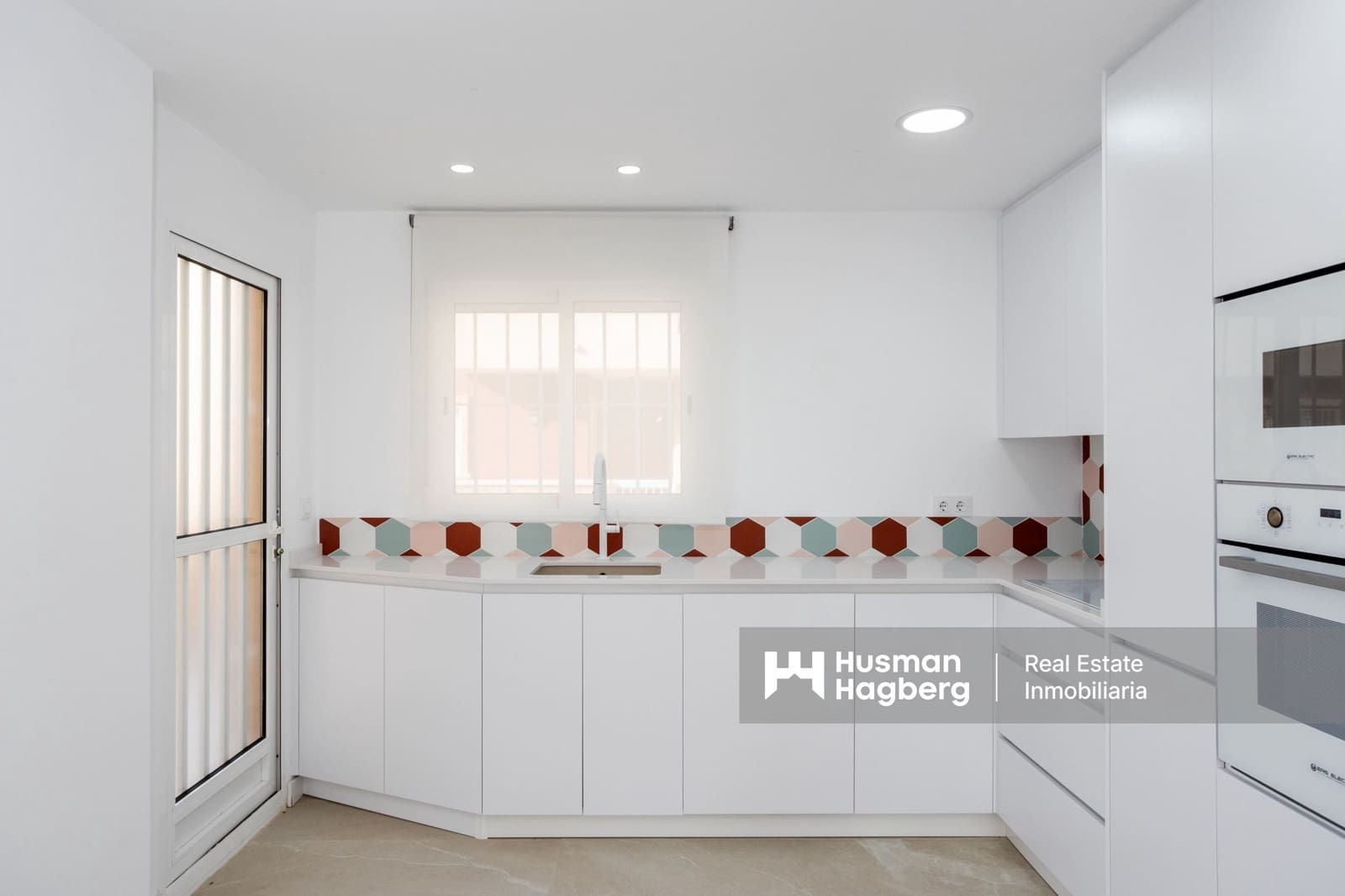 2 bedroom Apartment for sale in Torre de la Horadada with pool - € 225,000 (Ref: 9401752)