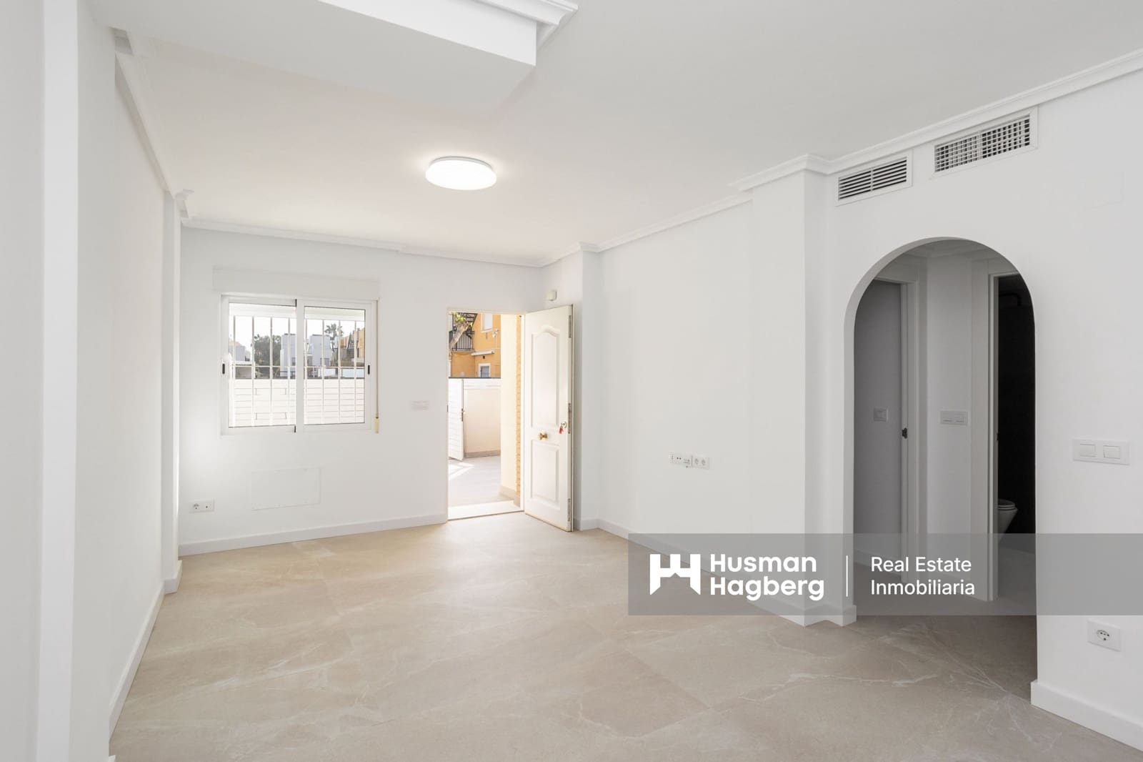 2 bedroom Apartment for sale in Torre de la Horadada with pool - € 225,000 (Ref: 9401752)