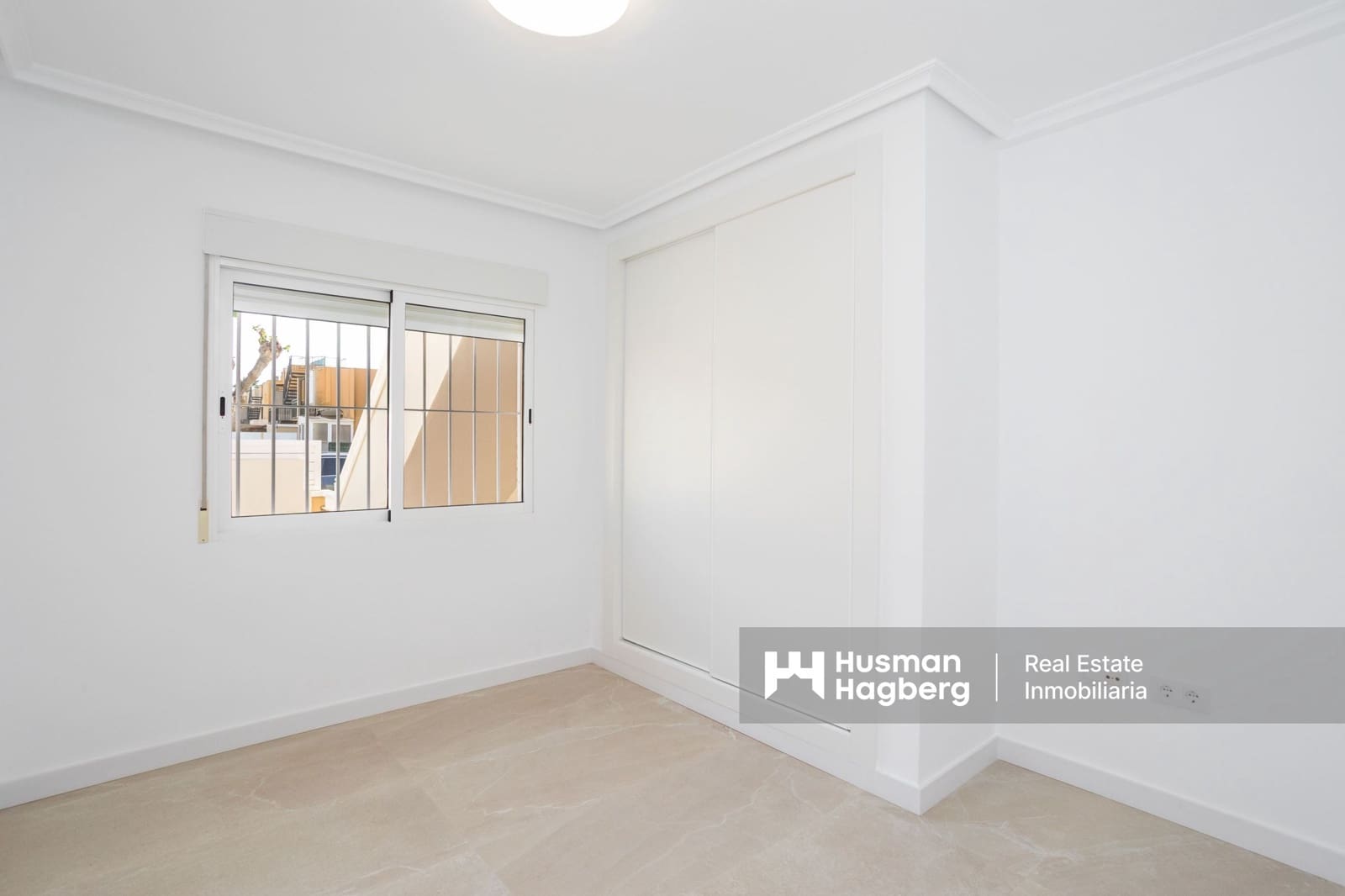 2 bedroom Apartment for sale in Torre de la Horadada with pool - € 225,000 (Ref: 9401752)