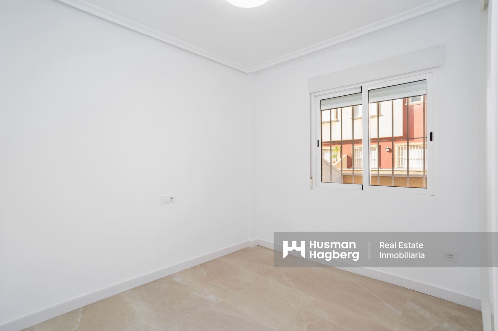 2 bedroom Apartment for sale in Torre de la Horadada with pool - € 225,000 (Ref: 9401752)