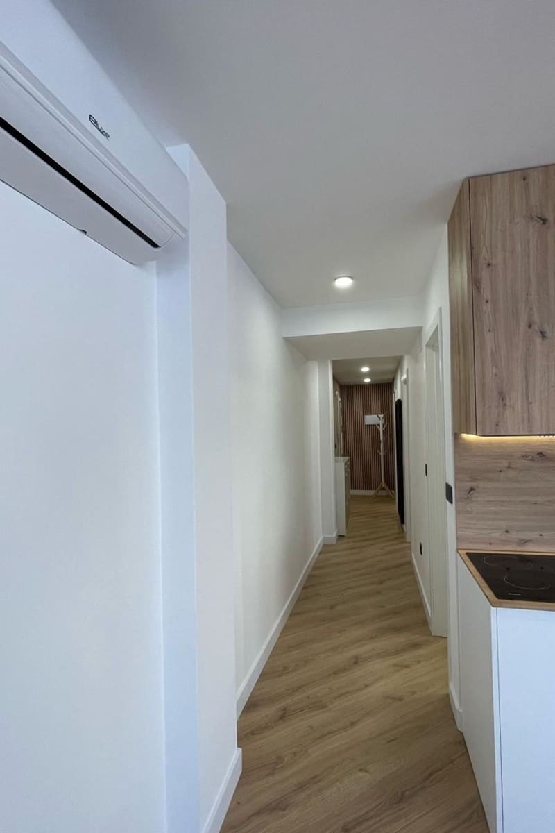 Apartamento de 2 habitaciones en Torrevieja en venta con piscina - 190.000 € (Ref: 9401753)