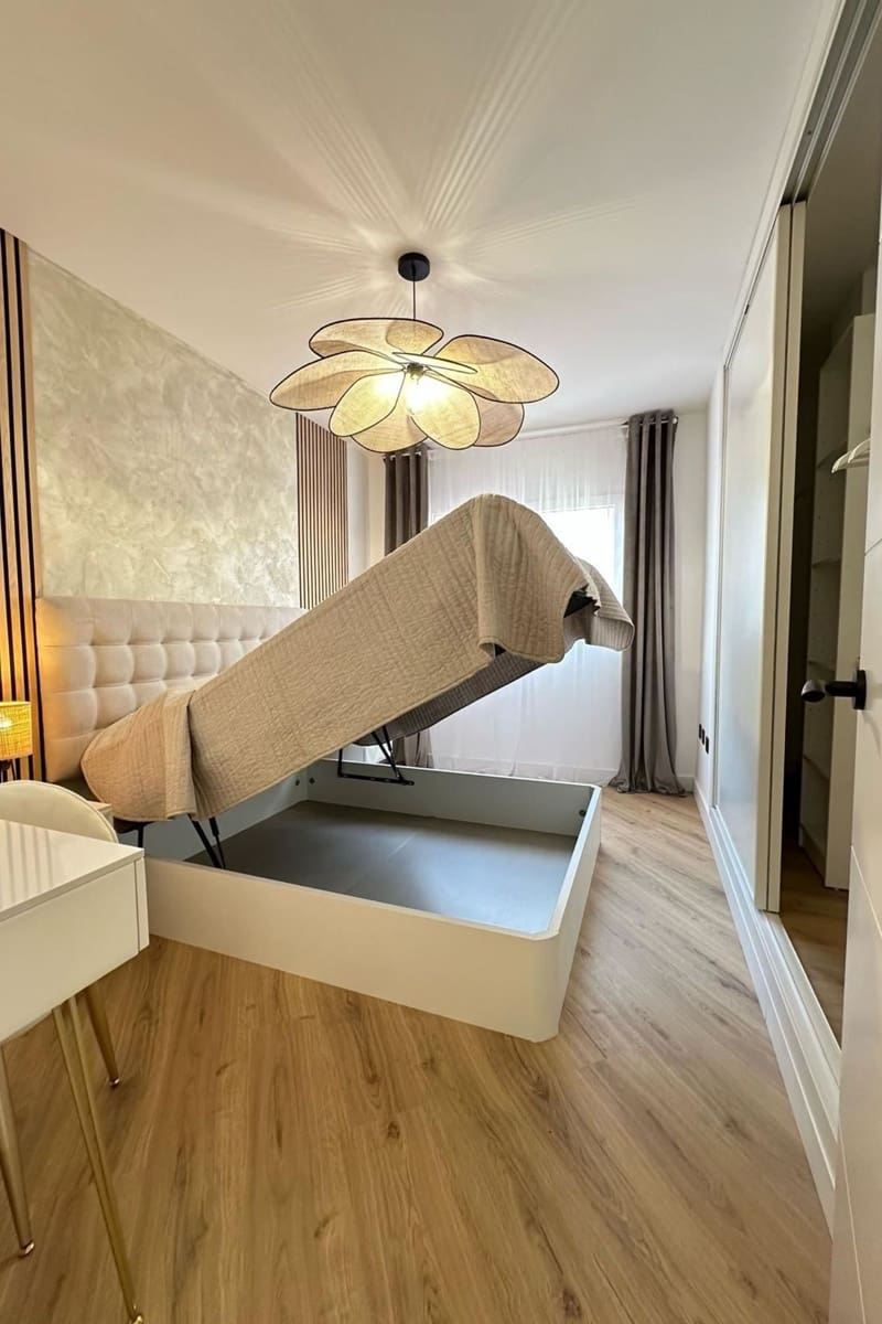 Apartamento de 2 habitaciones en Torrevieja en venta con piscina - 190.000 € (Ref: 9401753)