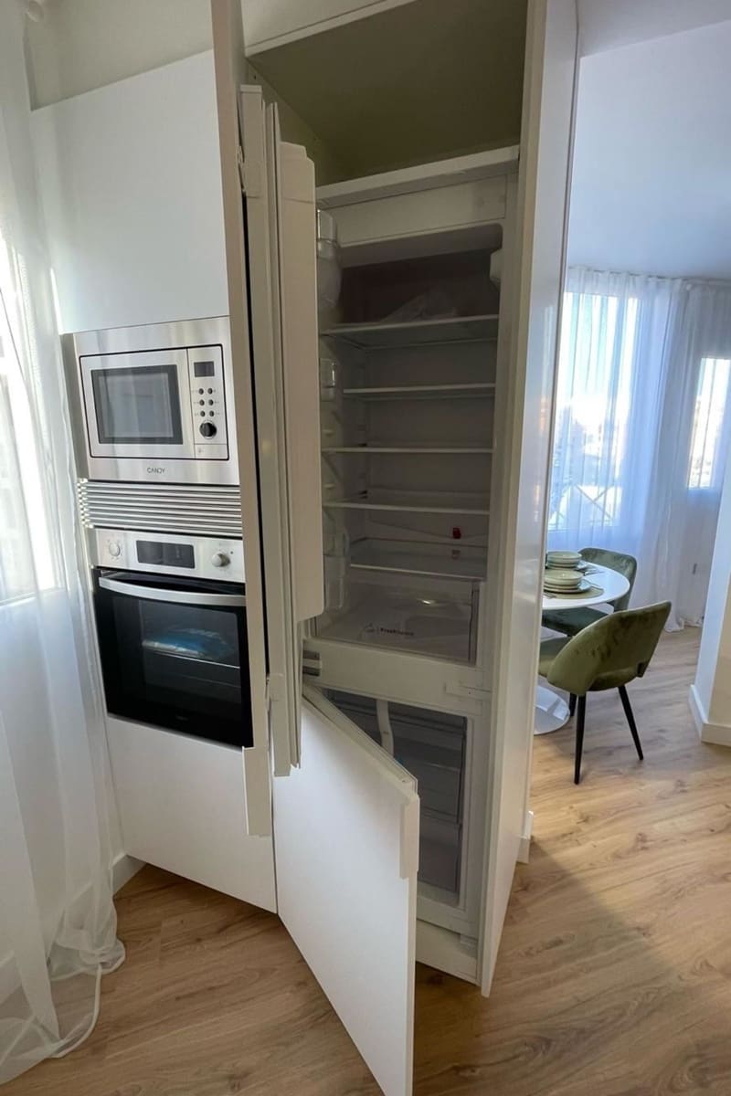 Apartamento de 2 habitaciones en Torrevieja en venta con piscina - 190.000 € (Ref: 9401753)