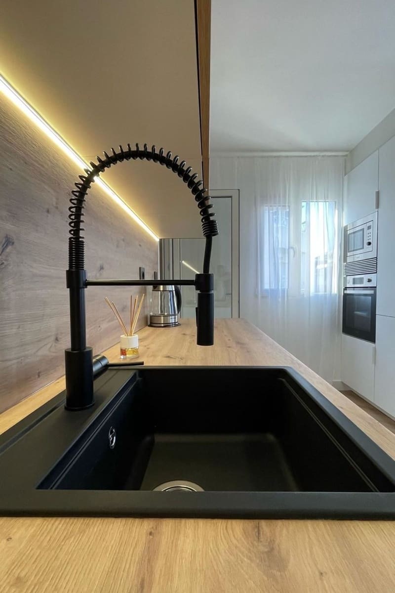 Apartamento de 2 habitaciones en Torrevieja en venta con piscina - 190.000 € (Ref: 9401753)