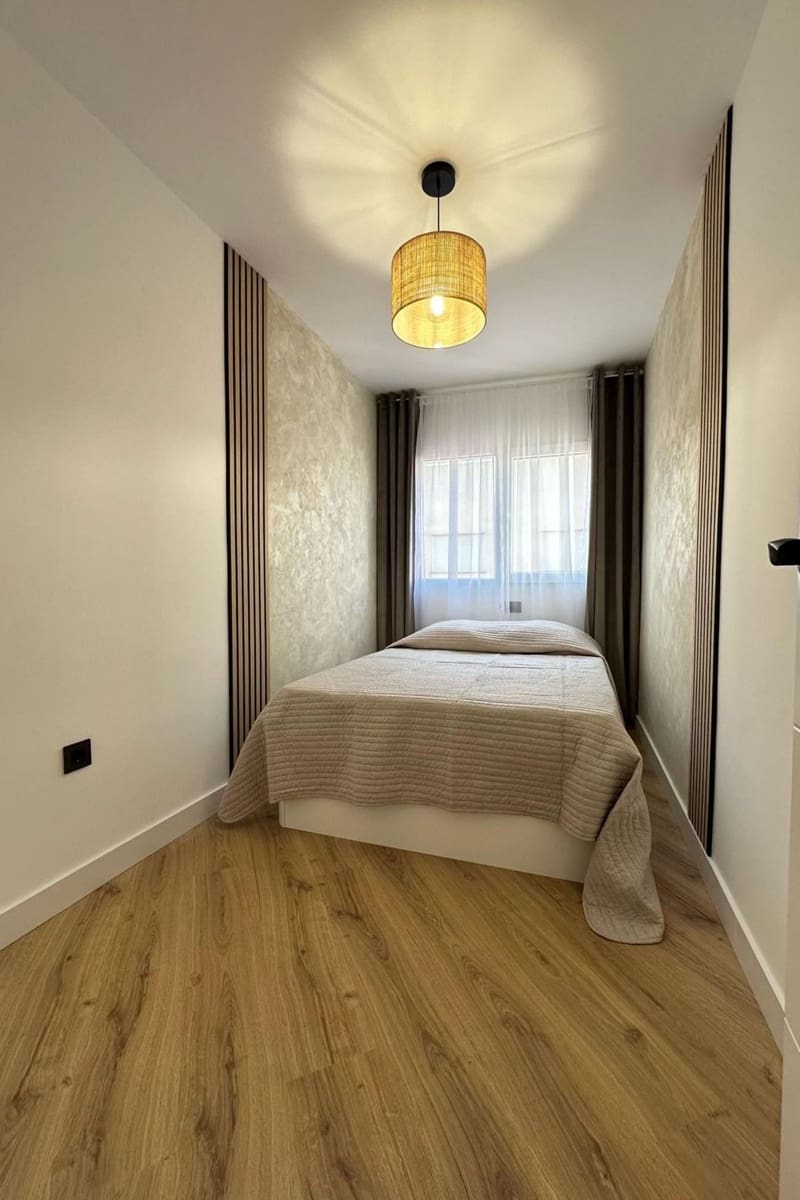 Apartamento de 2 habitaciones en Torrevieja en venta con piscina - 190.000 € (Ref: 9401753)