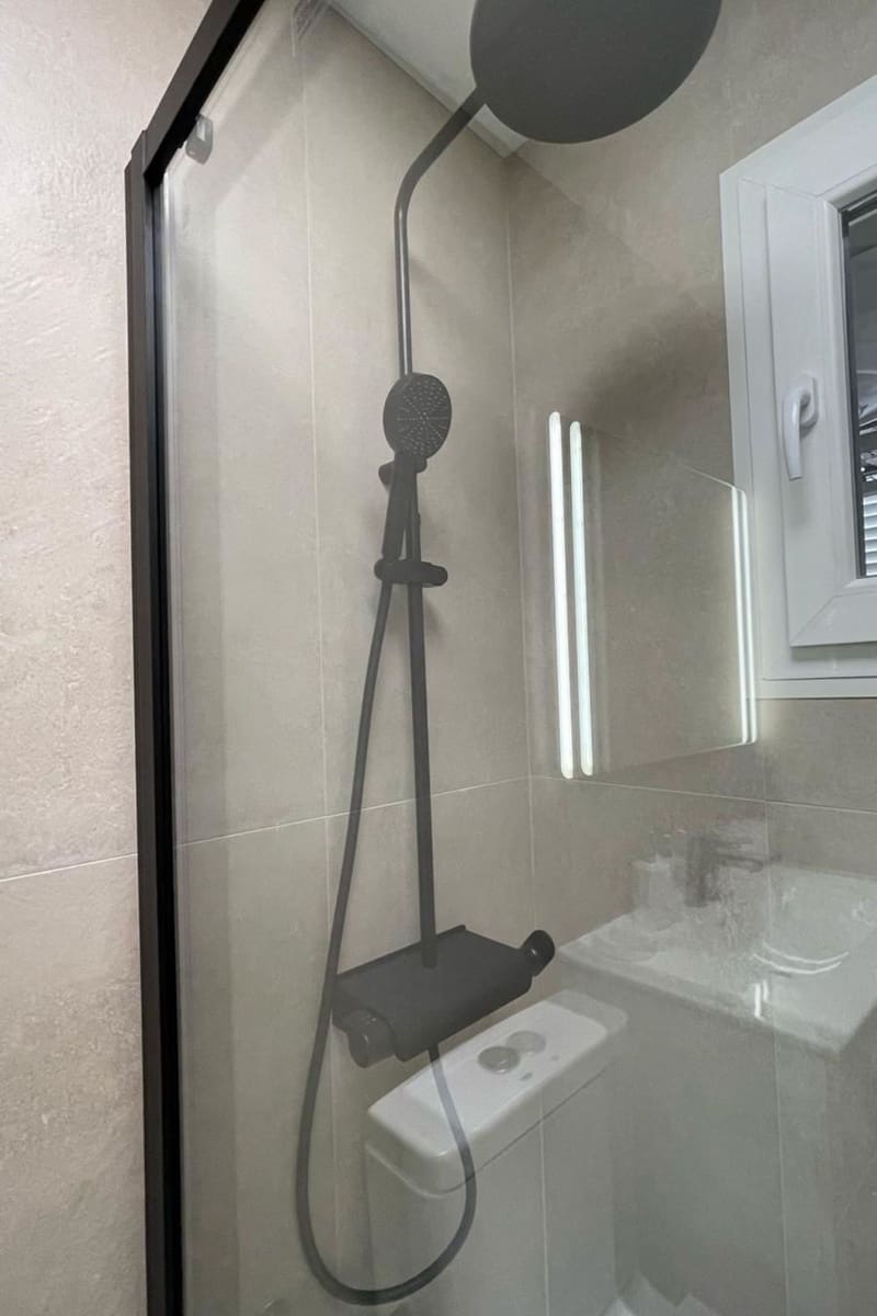 Apartamento de 2 habitaciones en Torrevieja en venta con piscina - 190.000 € (Ref: 9401753)