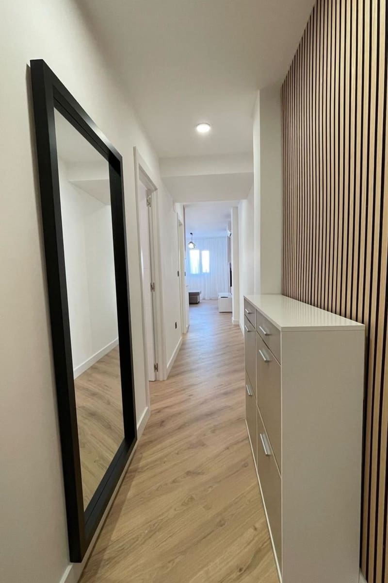 Apartamento de 2 habitaciones en Torrevieja en venta con piscina - 190.000 € (Ref: 9401753)