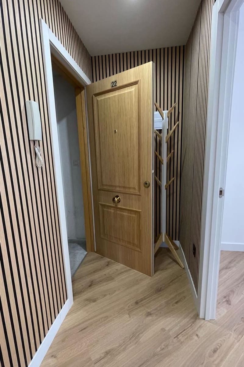 Apartamento de 2 habitaciones en Torrevieja en venta con piscina - 190.000 € (Ref: 9401753)