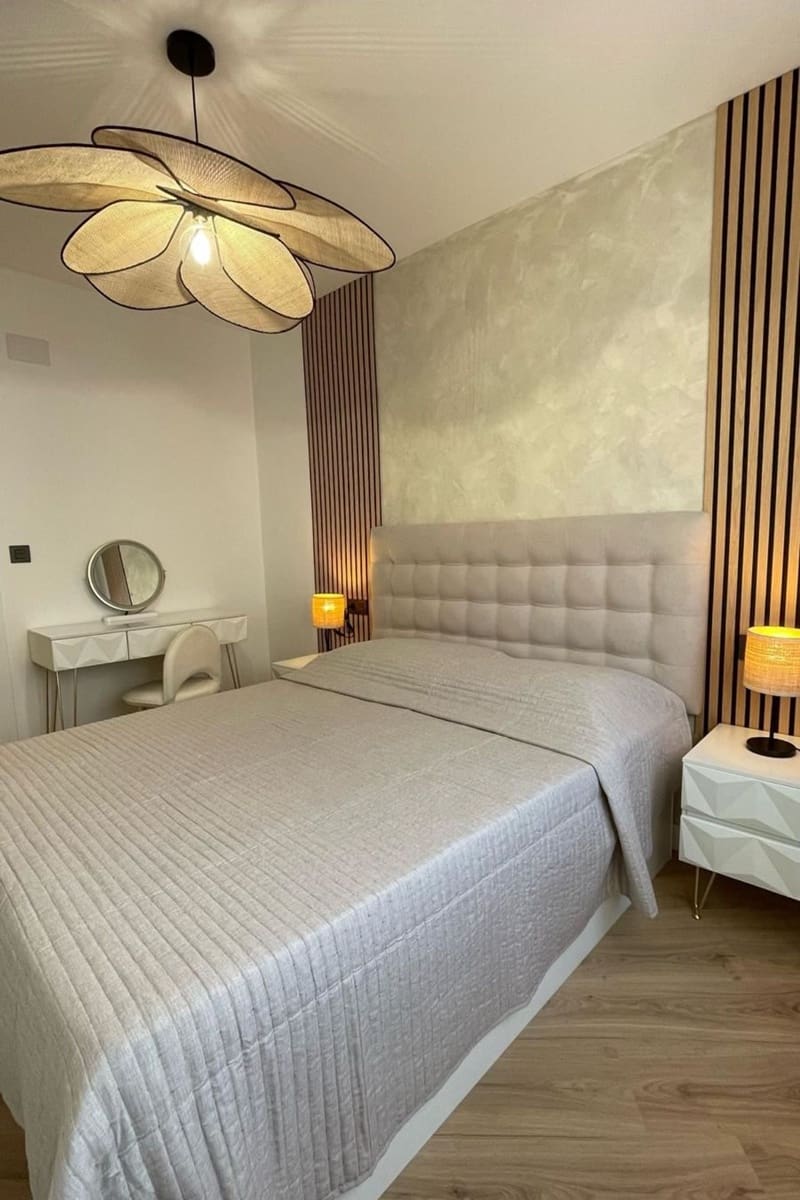 Apartamento de 2 habitaciones en Torrevieja en venta con piscina - 190.000 € (Ref: 9401753)