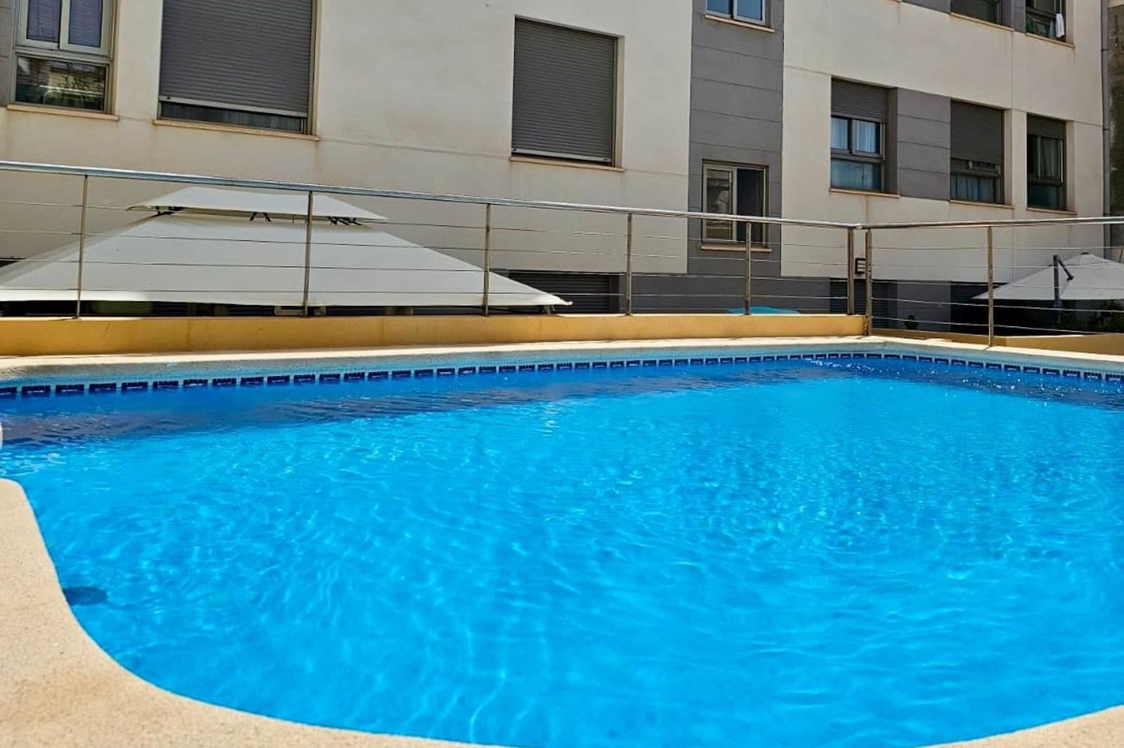 Huoneisto myytävänä paikassa Alicante kaupunki mukana uima-altaan - 185 000 € (Ref: 9402523)