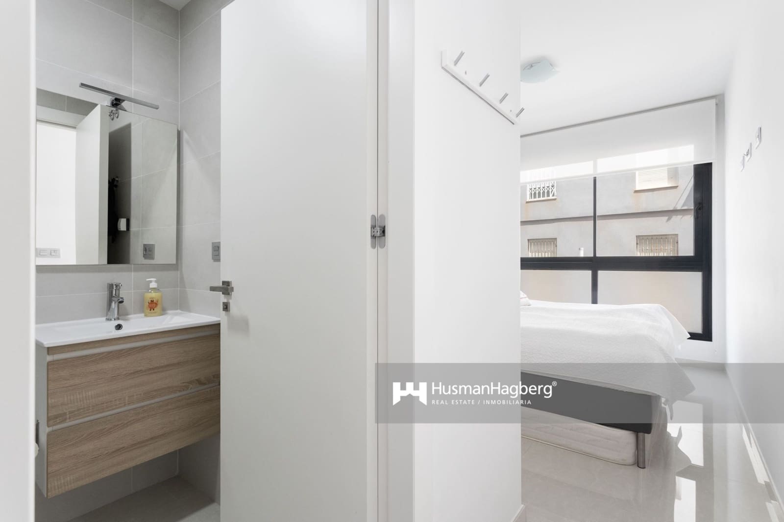 Apartamento de 2 habitaciones en Torrevieja en venta con piscina - 189.900 € (Ref: 9402525)