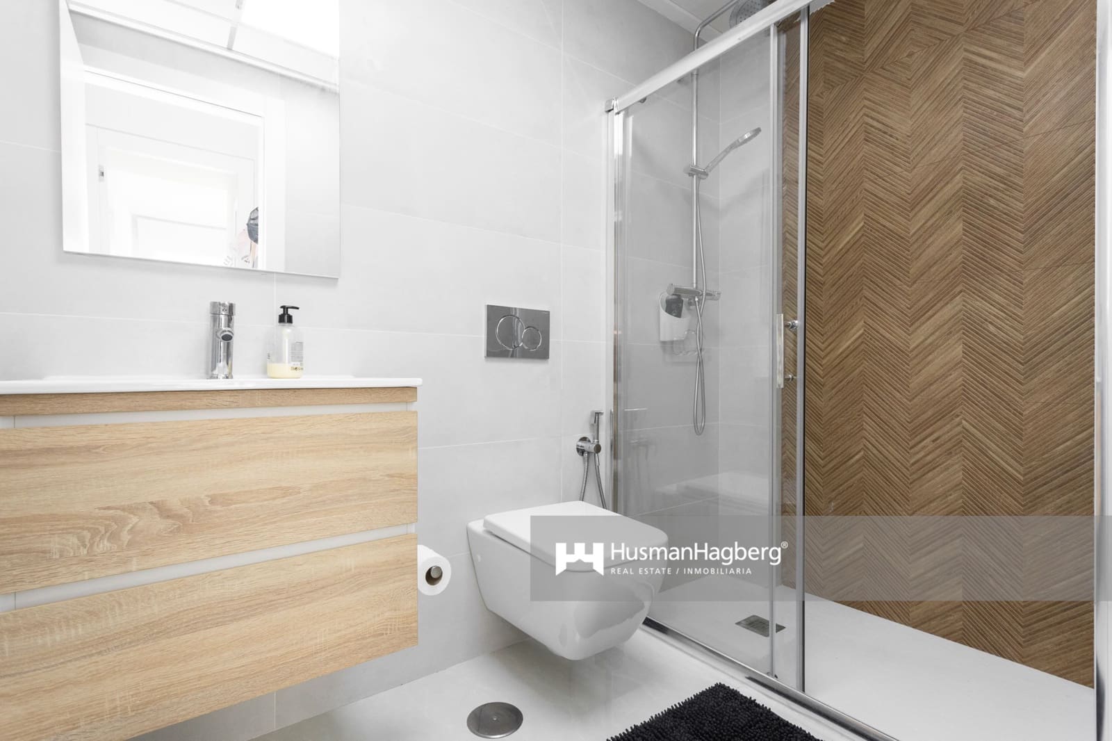 Apartamento de 2 habitaciones en Torrevieja en venta con piscina - 189.900 € (Ref: 9402525)