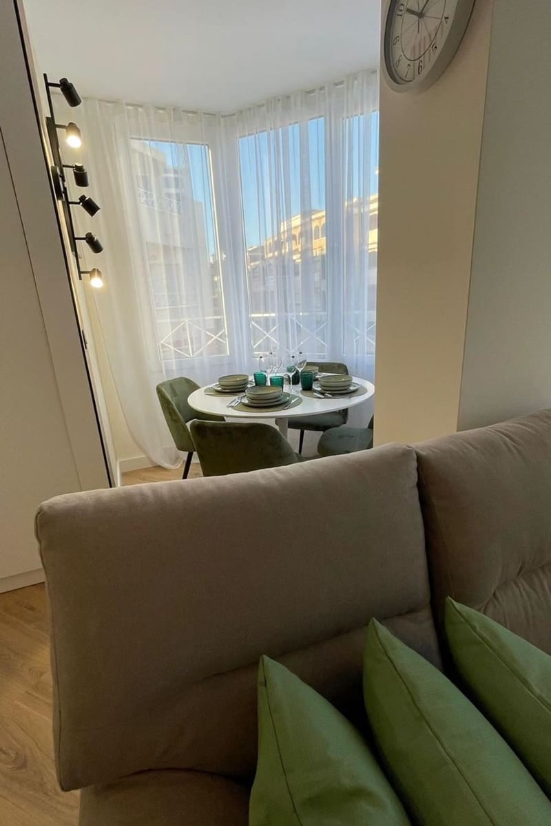 2 sovrum Lägenhet till salu i Torrevieja med pool - 189 900 € (Ref: 9402527)